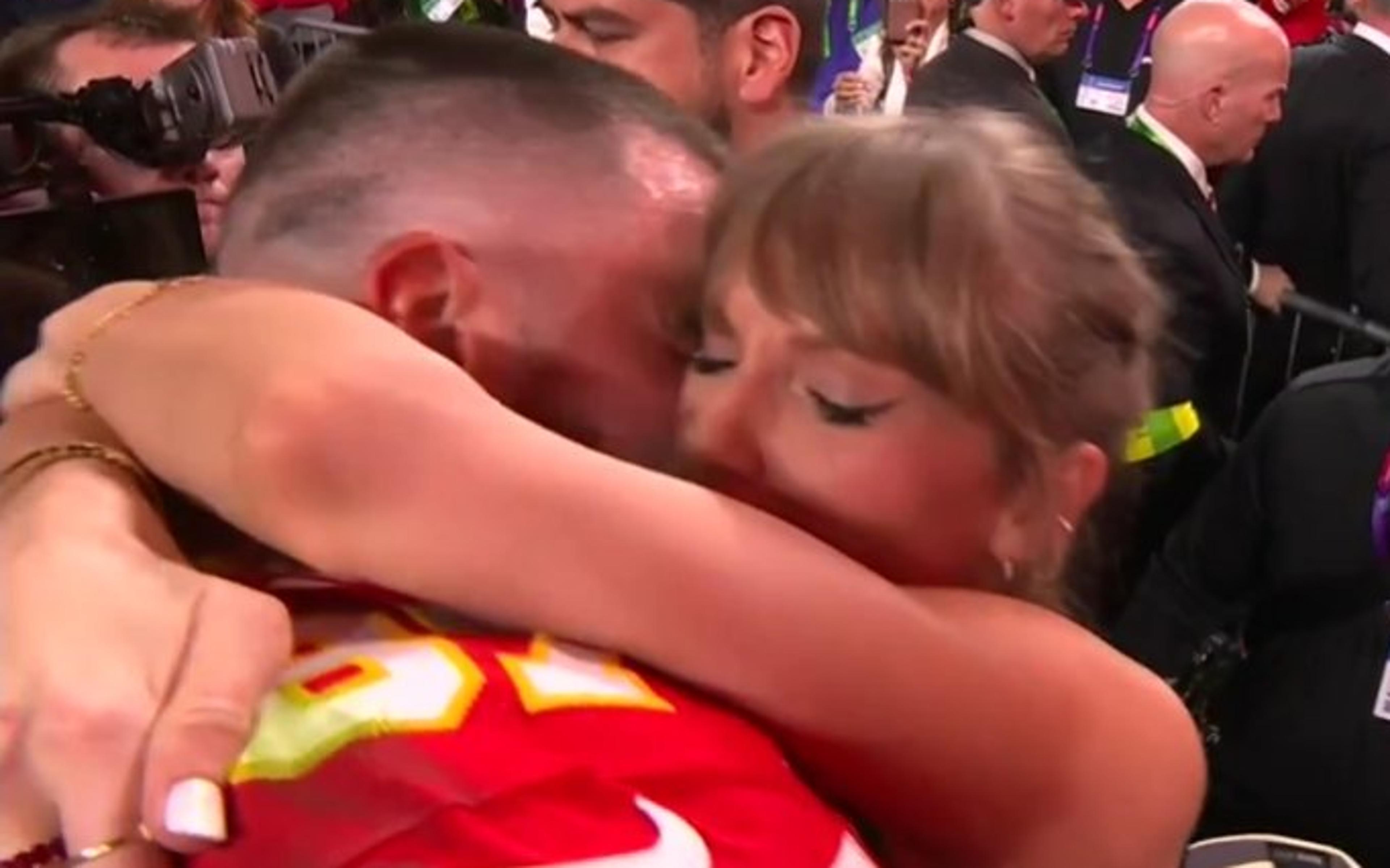 VÍDEO: Taylor Swift celebra título do Super Bowl de dentro do campo