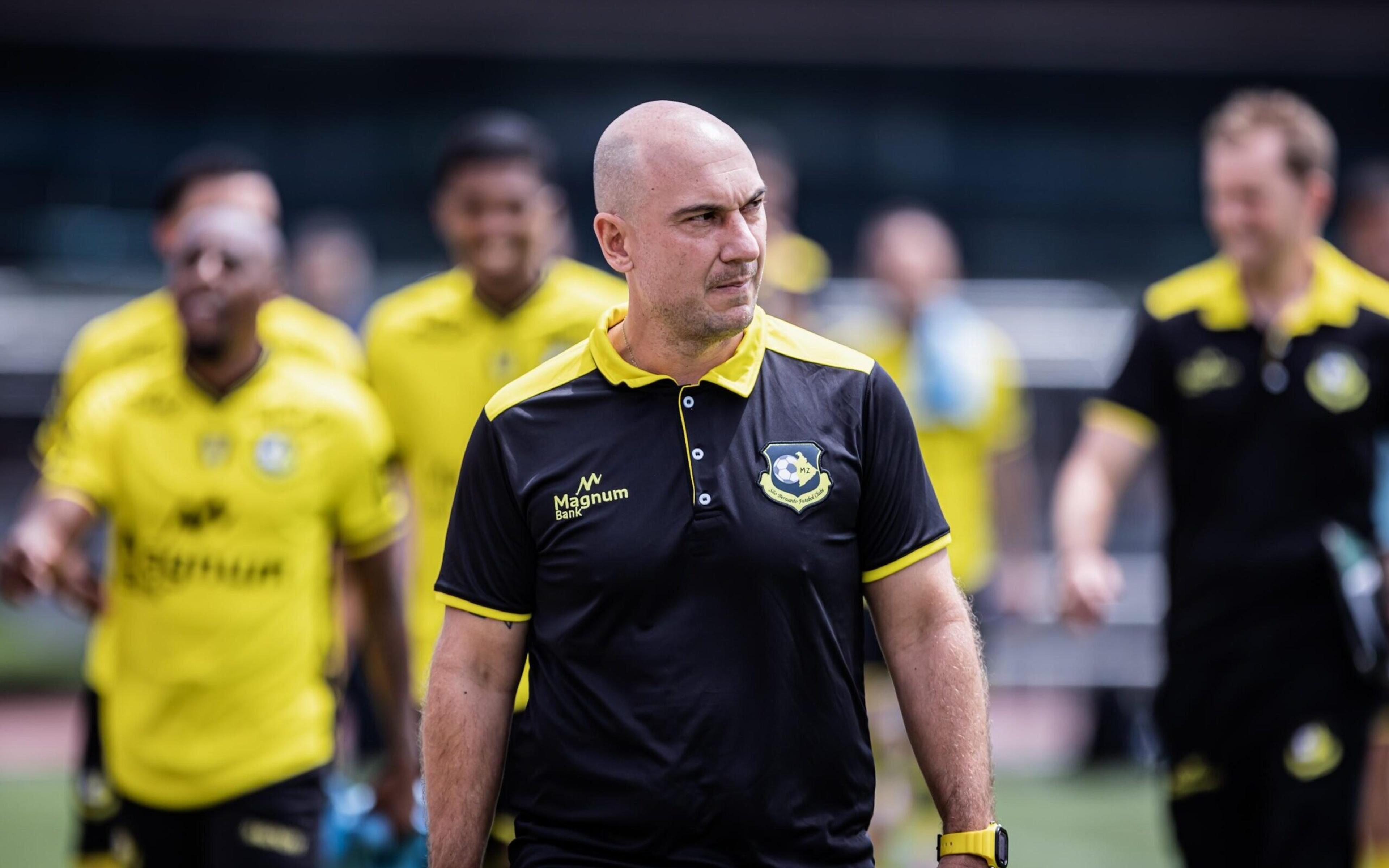 Márcio Zanardi, técnico do São Bernardo, quase foi para o Corinthians