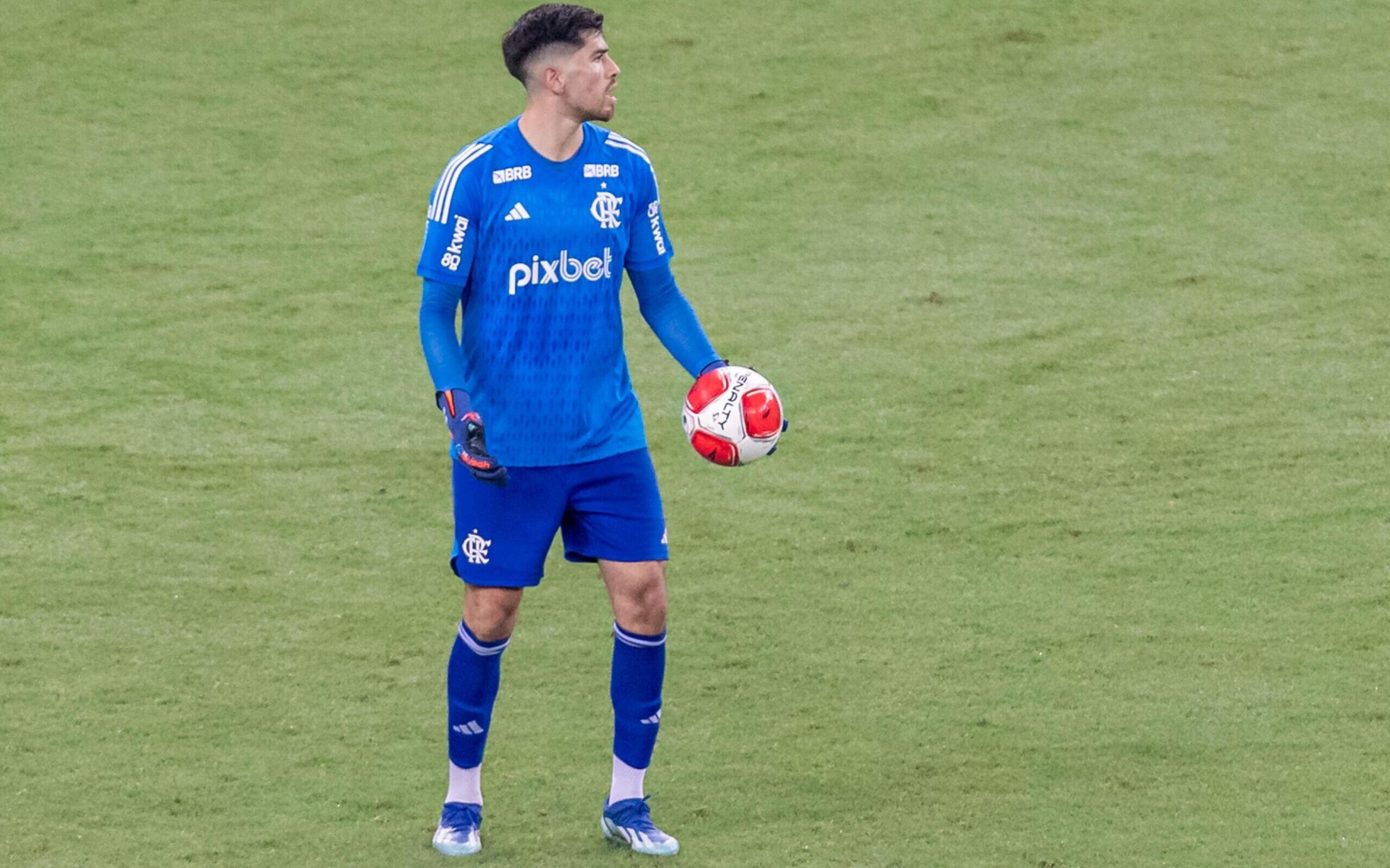 Rossi se torna goleiro com mais tempo sem levar gol na história do Flamengo