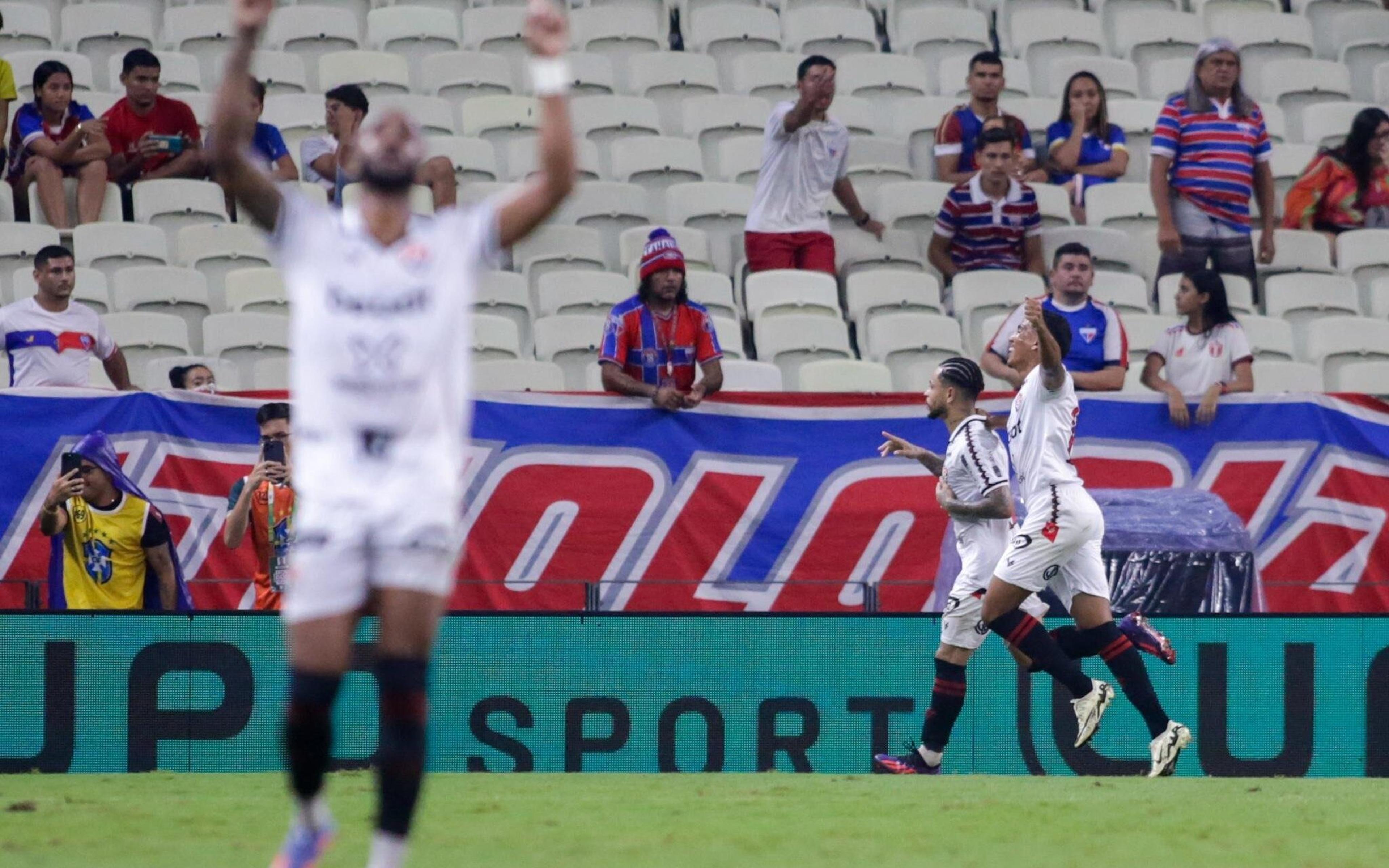 Vitória x Treze: onde assistir, horário e escalações do jogo pela Copa do Nordeste