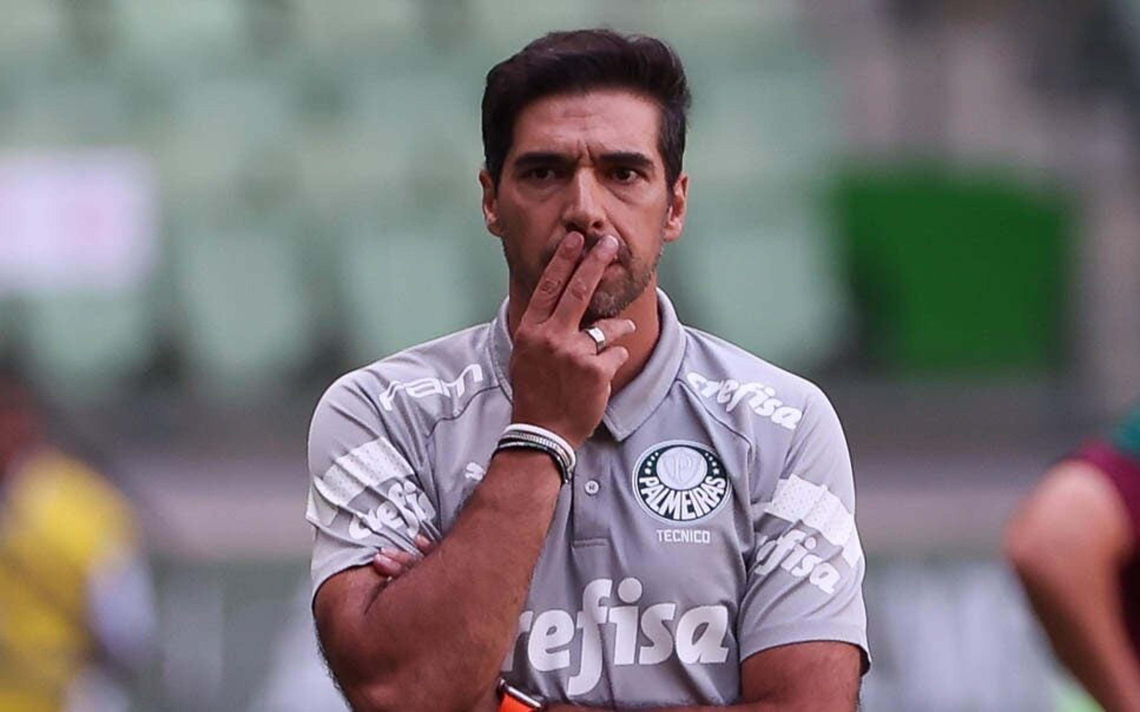 Abel Ferreira, do Palmeiras, faz minuto de silêncio e se posiciona sobre polêmica com dirigente do São Paulo