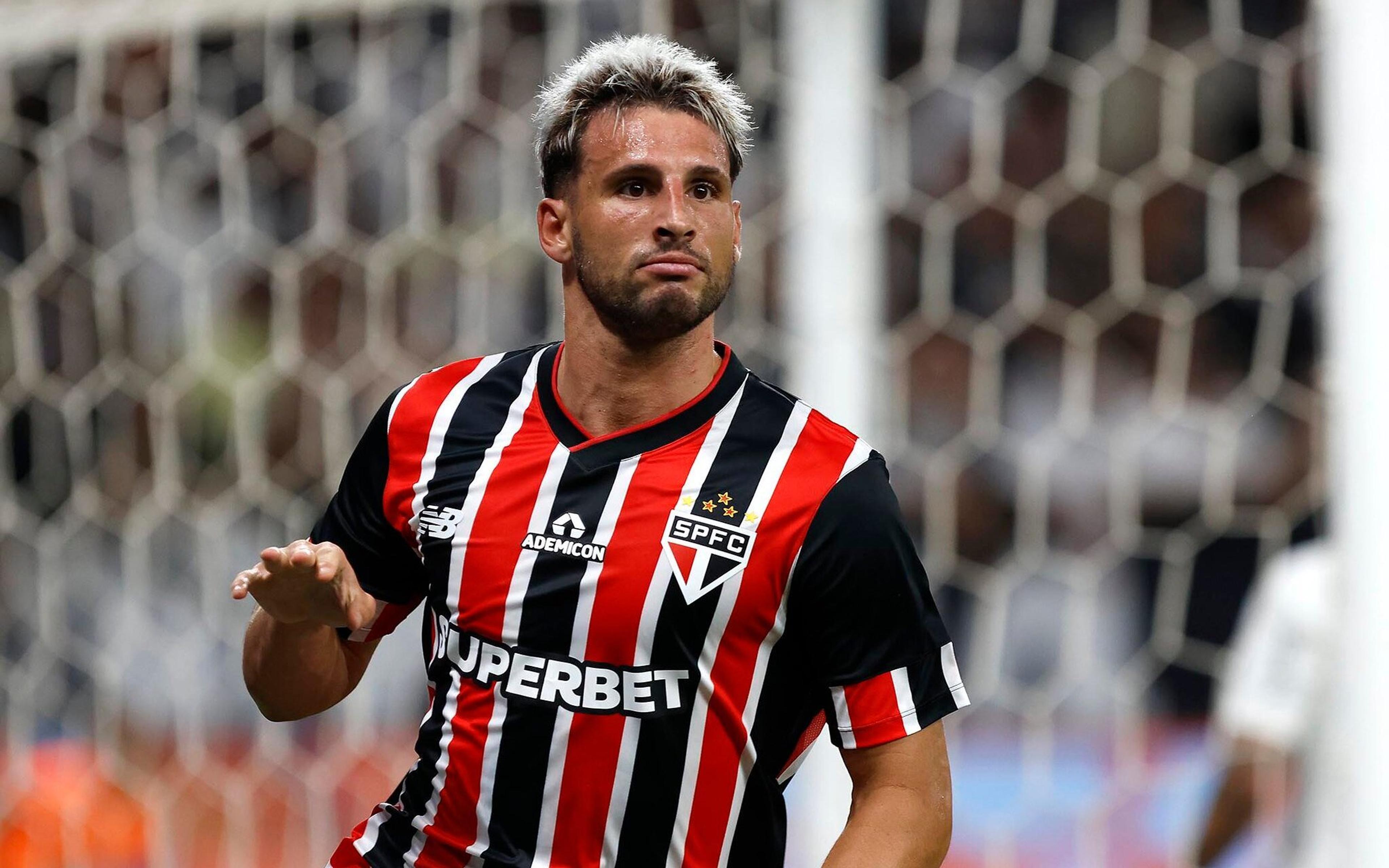 São Paulo define estratégia para substituir Calleri