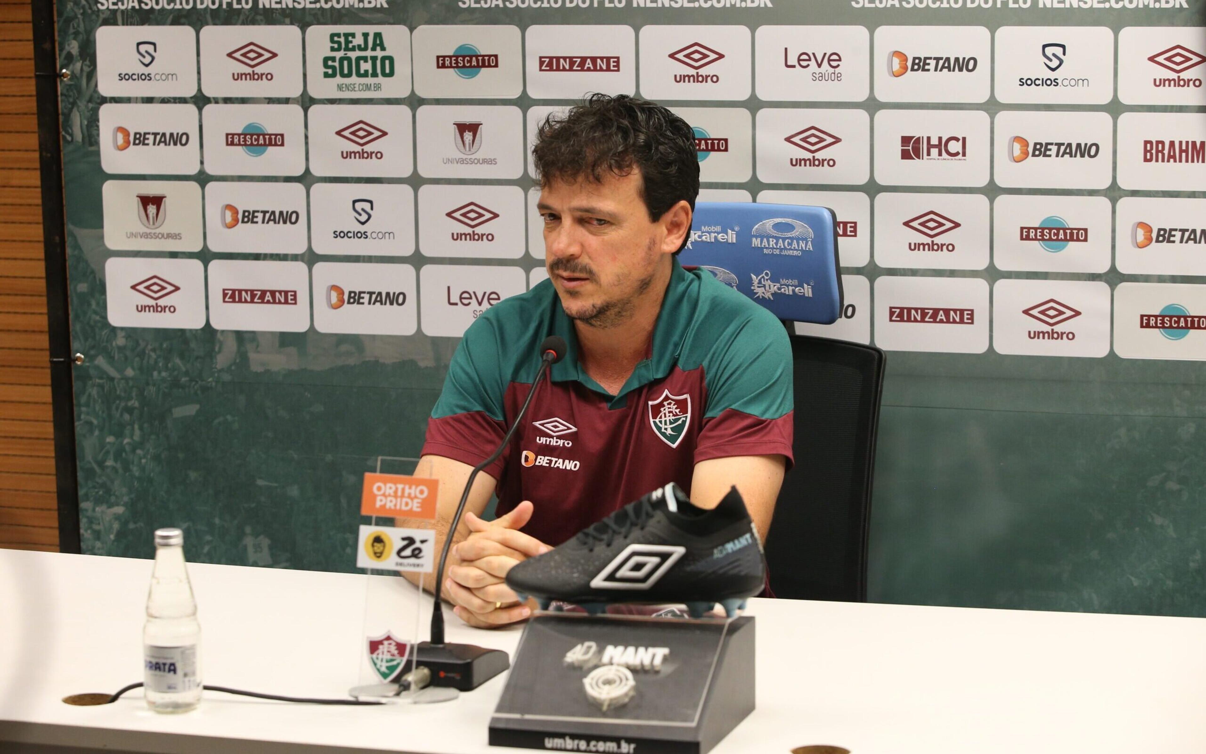 Fernando Diniz lamenta jejum do Fluminense em clássicos e explica escalação contra o Botafogo