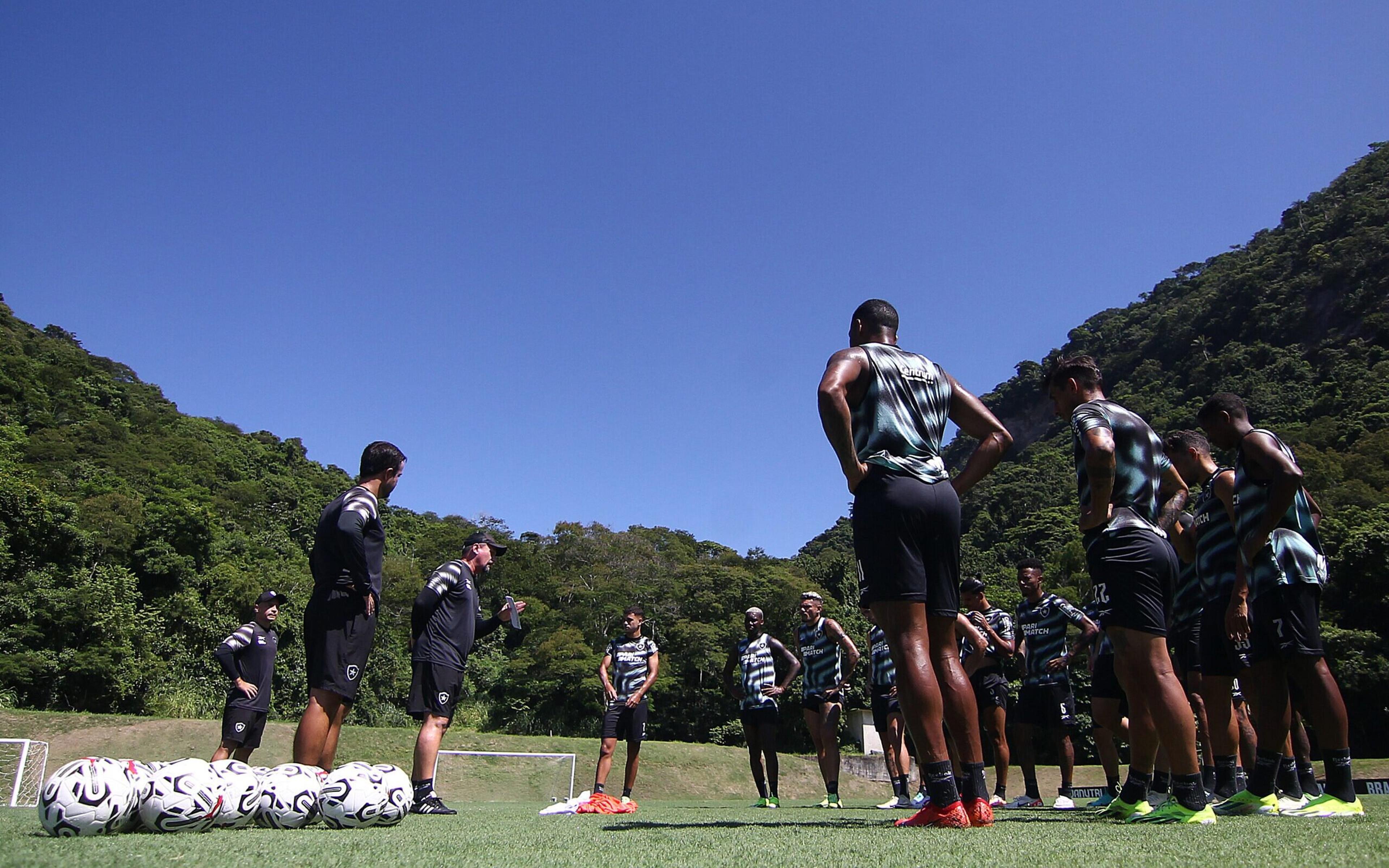 Botafogo organiza a casa às vésperas da primeira decisão contra o Bragantino