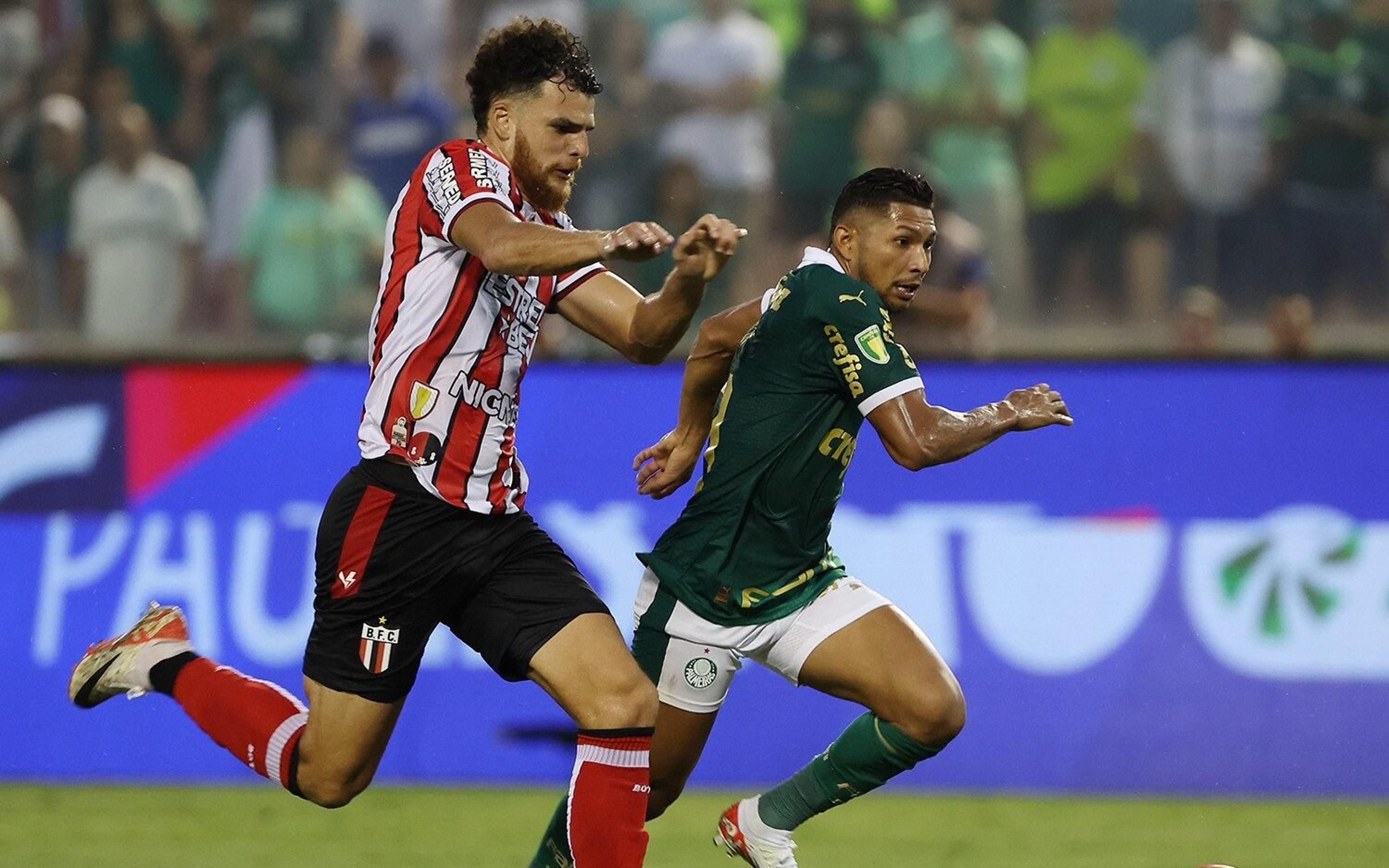 Com um jogador a mais, Palmeiras vence o Botafogo-SP e garante liderança geral do Paulistão