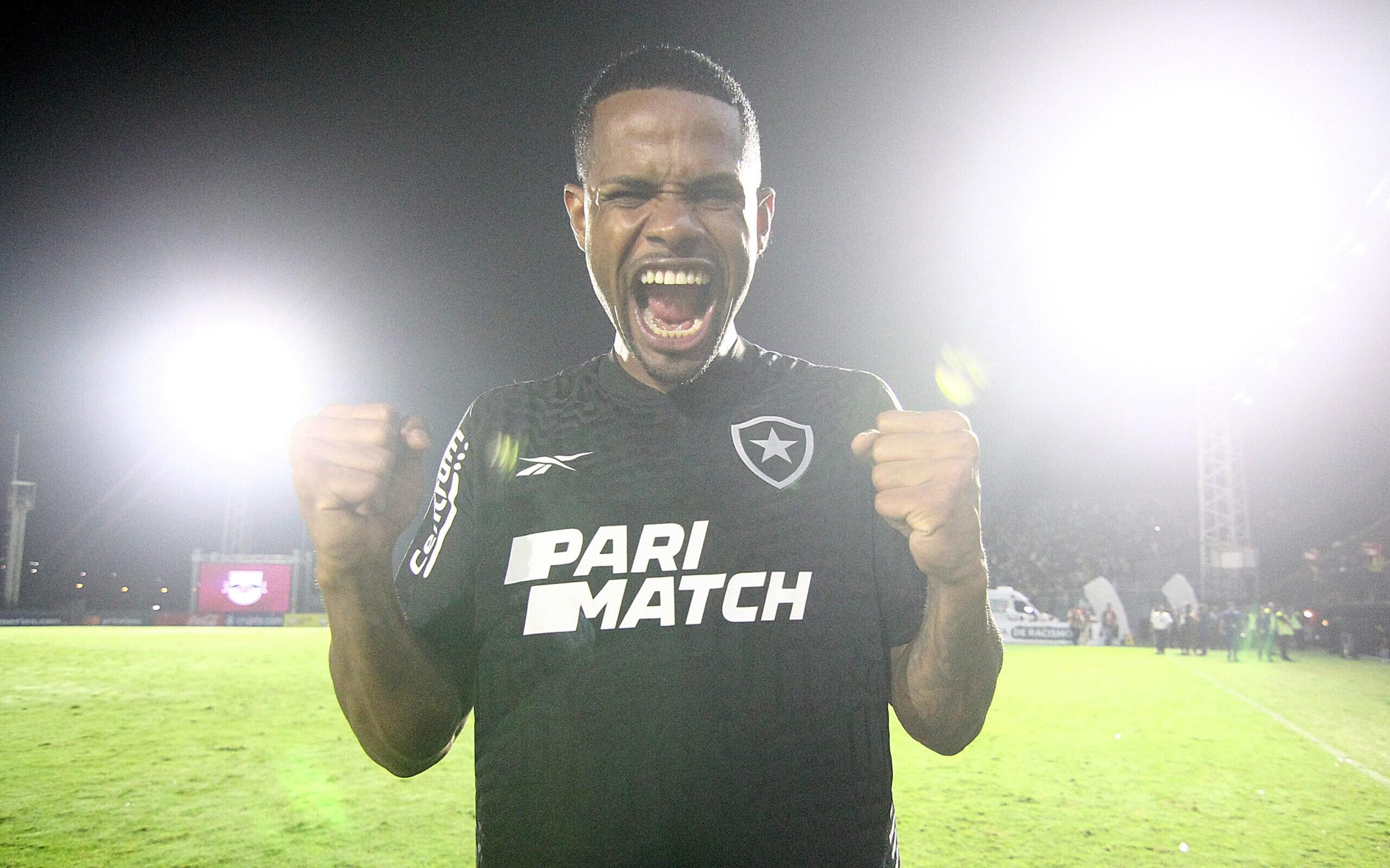 Maior artilheiro do Botafogo na Libertadores, Júnior Santos pode alcançar marca de Pelé: ‘Pés no chão’