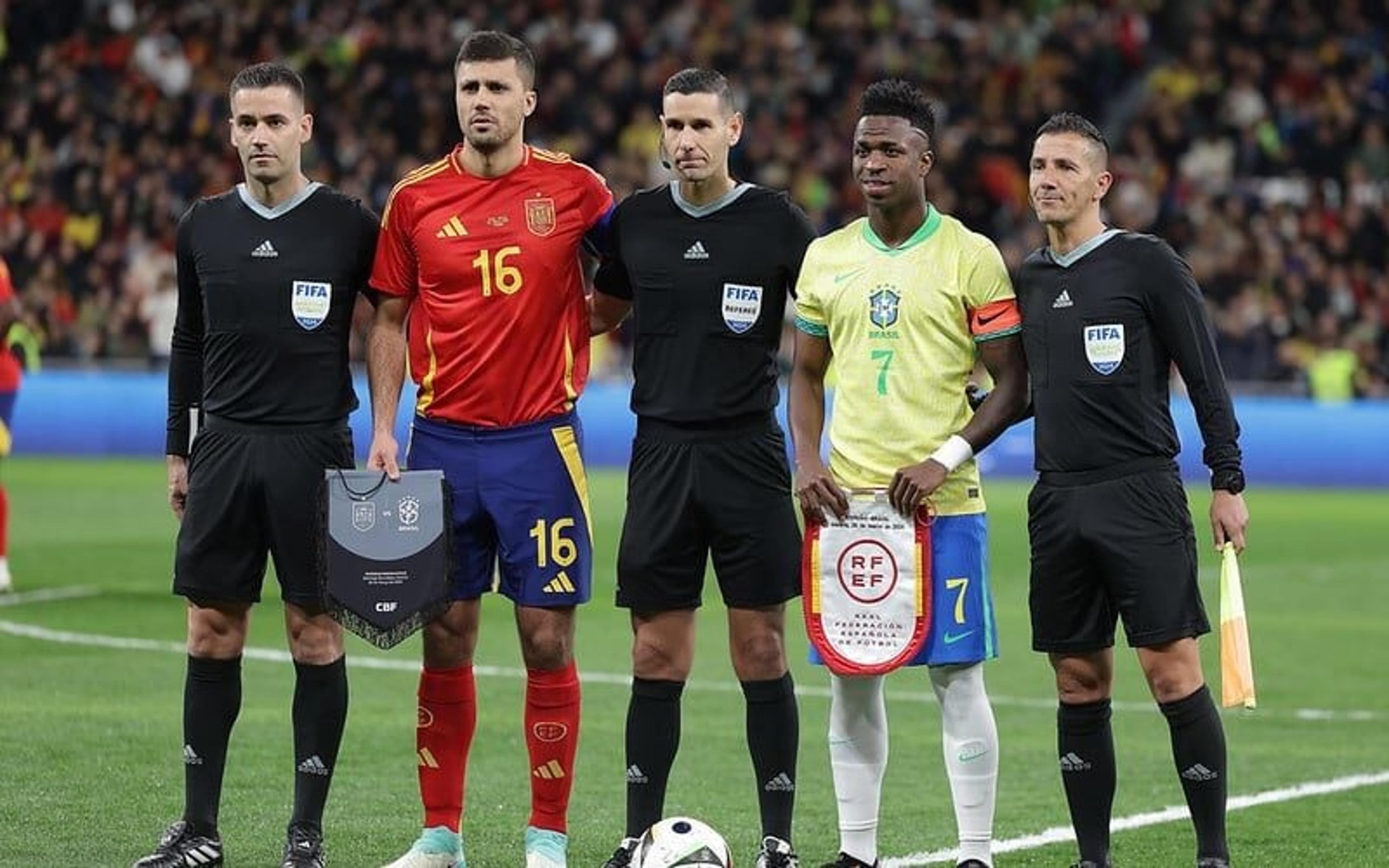 Presidente do Real Madrid encontra Endrick, Vini Jr e pede camisa de Rodrygo em jogo da Seleção Brasileira