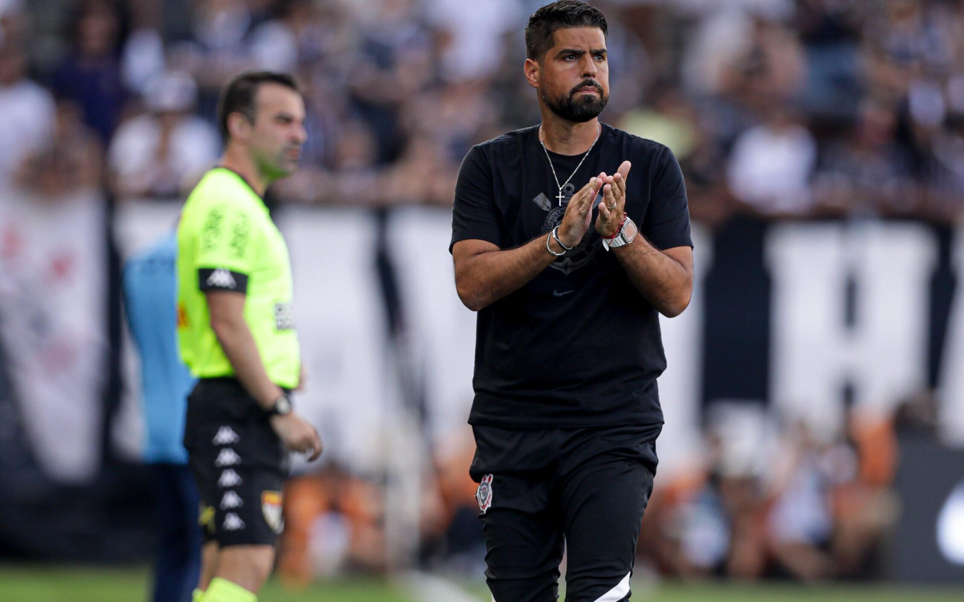 Apesar do susto, António Oliveira elogia atuação do Corinthians: ‘não jogamos contra um adversário qualquer’