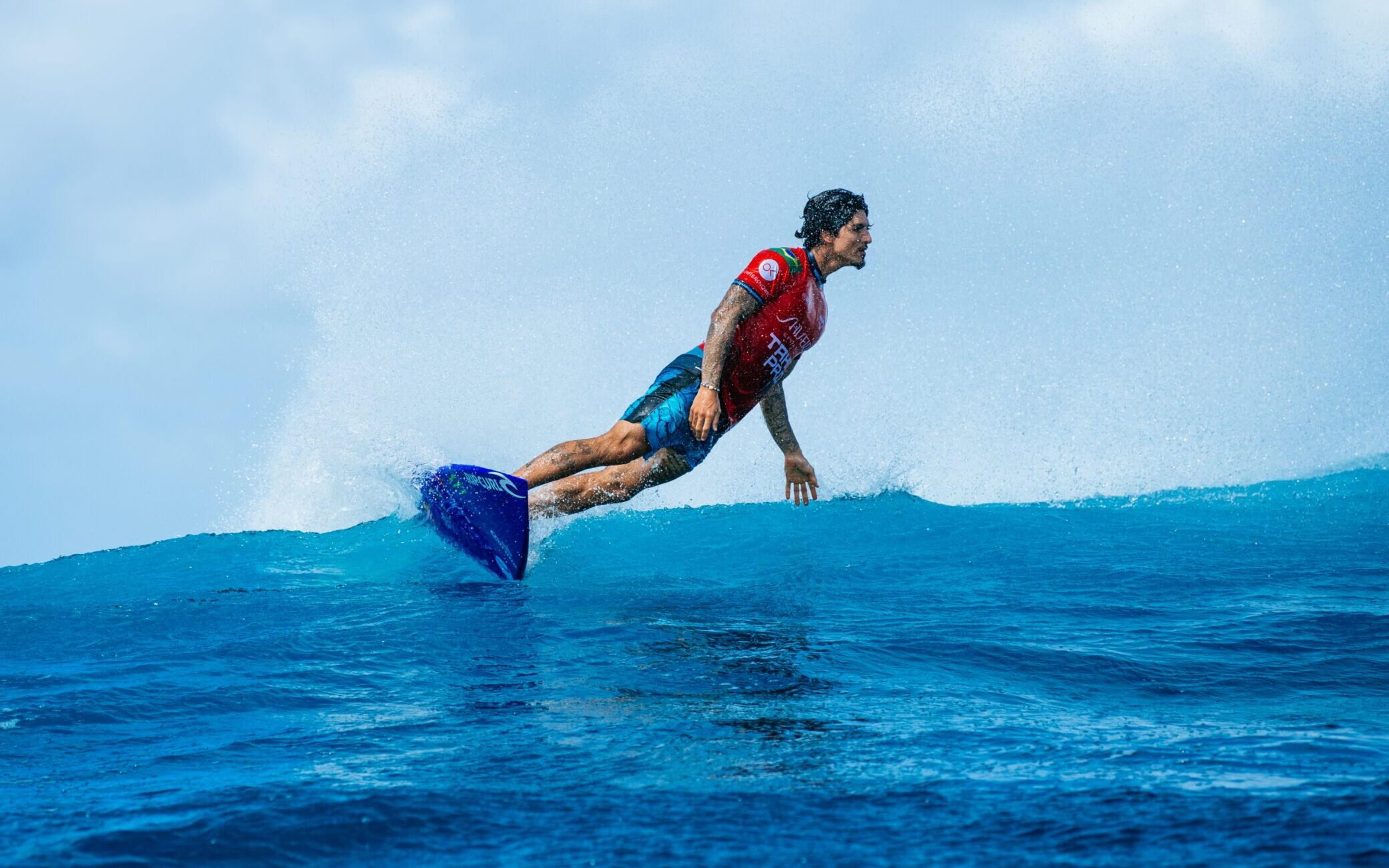 Gabriel Medina segue invicto, Filipe Toledo e Yago Dora avançam nos Jogos Mundiais de Surfe