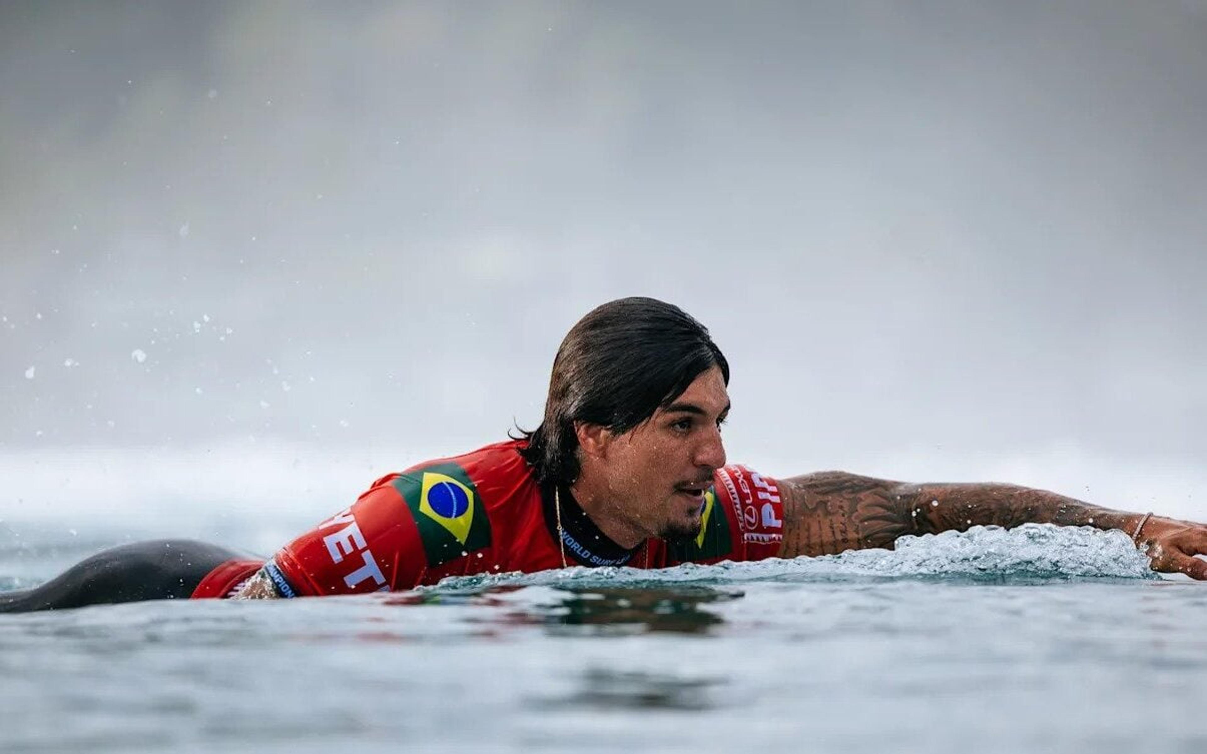 Em dia agitado da WSL em Portugal, apenas Gabriel Medina representa o Brasil nas quartas