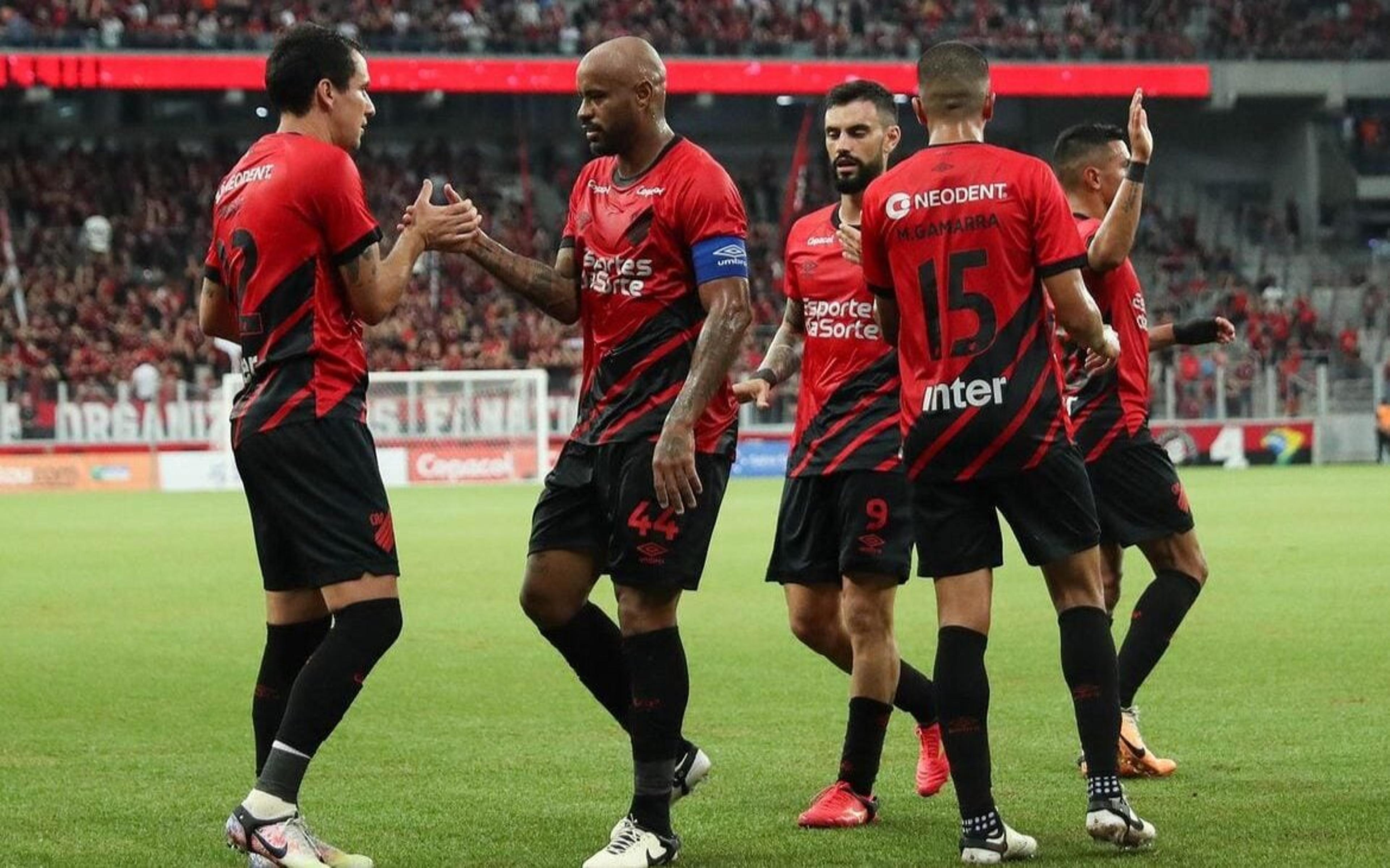 Londrina x Athletico: onde assistir, horário e escalações do jogo pelo Paranaense