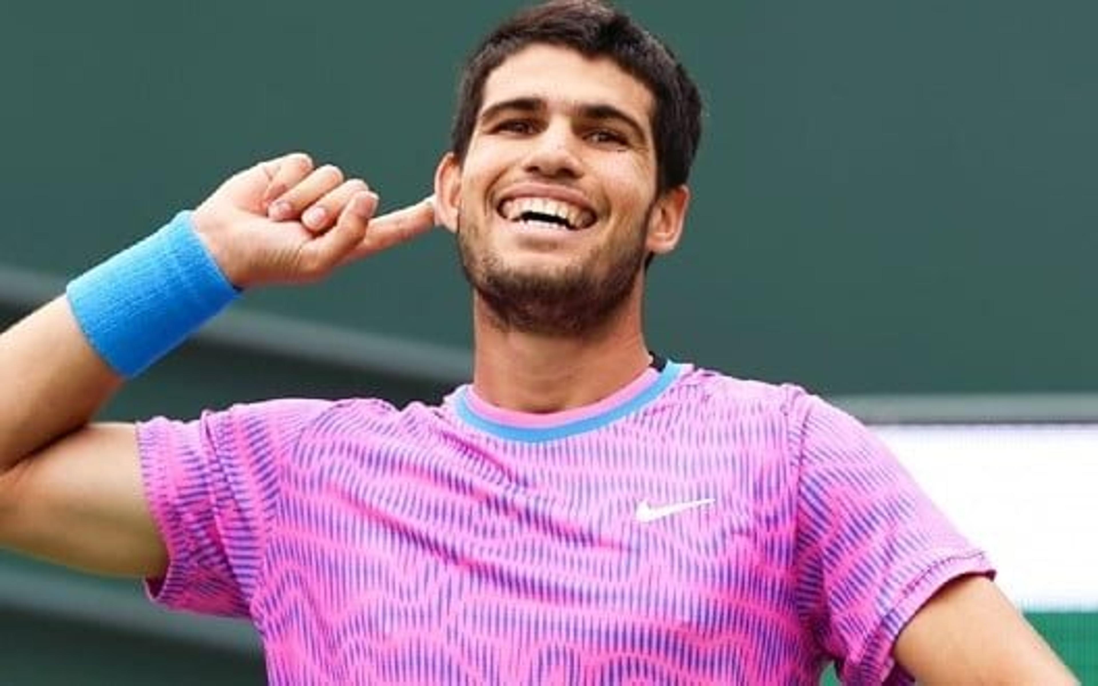 Carlos Alcaraz afasta má fase, bate Daniil Medvedev e é bicampeão de Indian Wells