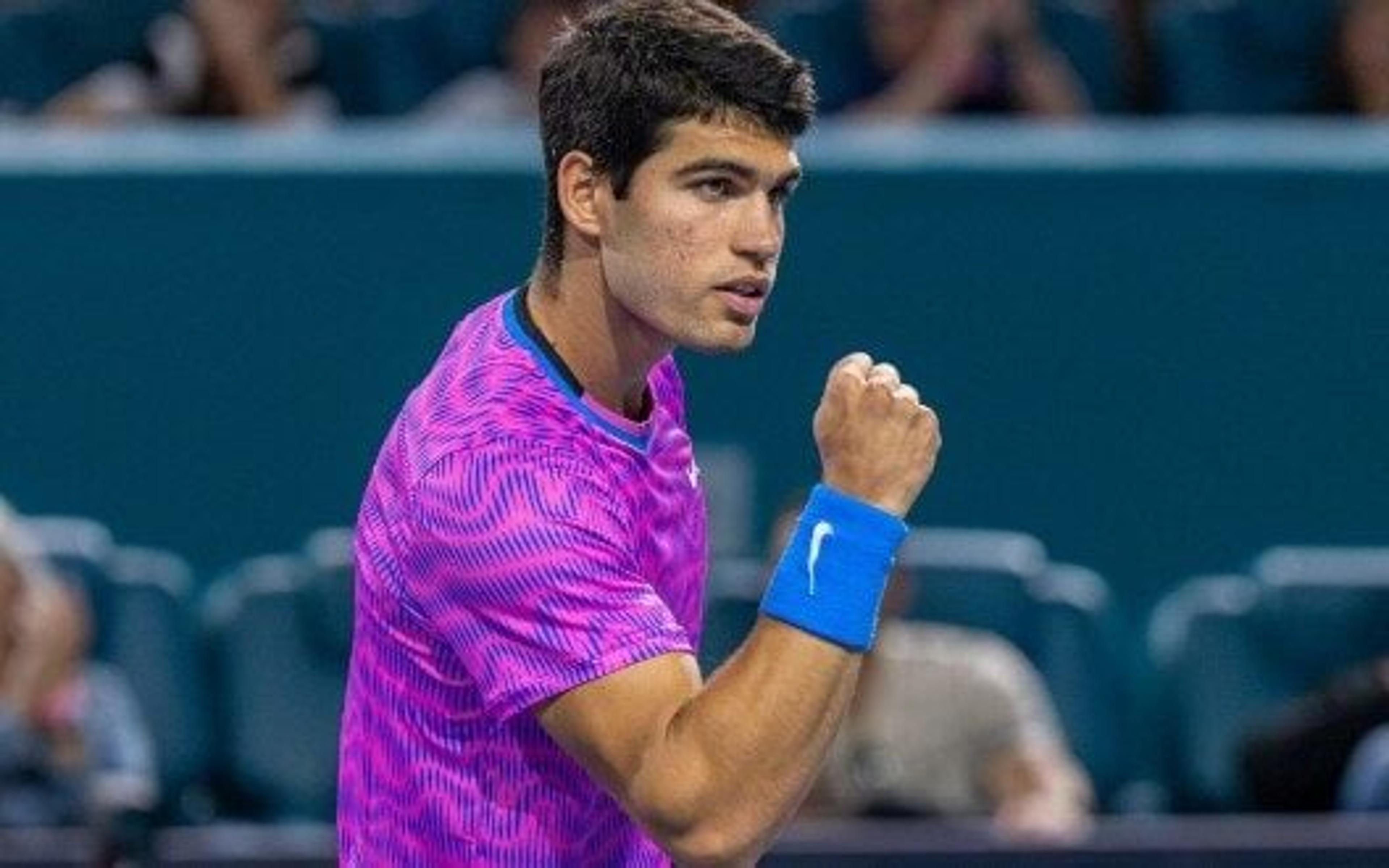 Alcaraz encara Dimitrov pelo Masters 1000 de Miami; veja horário e onde assistir