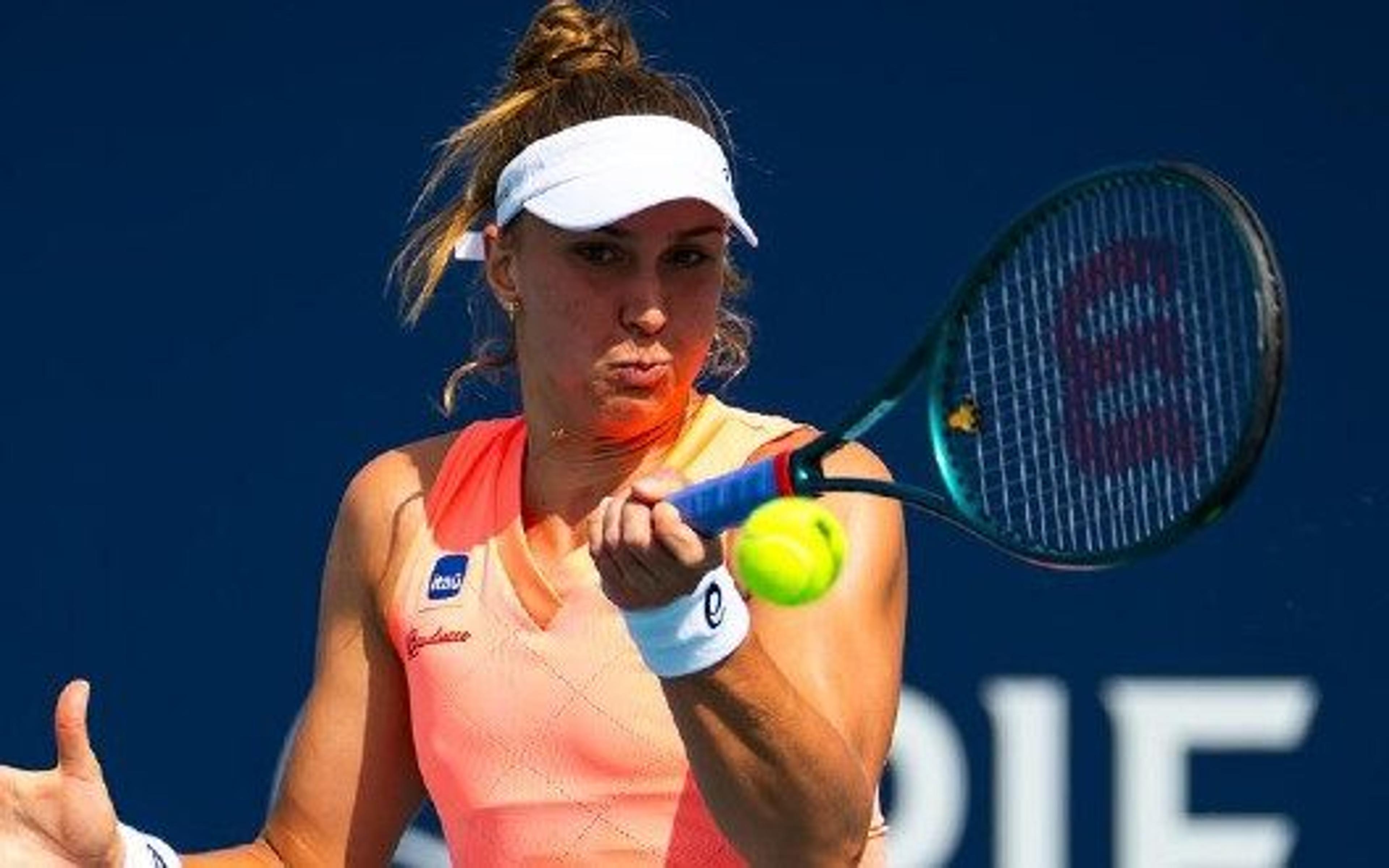 Em clima de virada, Bia Haddad vence e avança no Miami Open