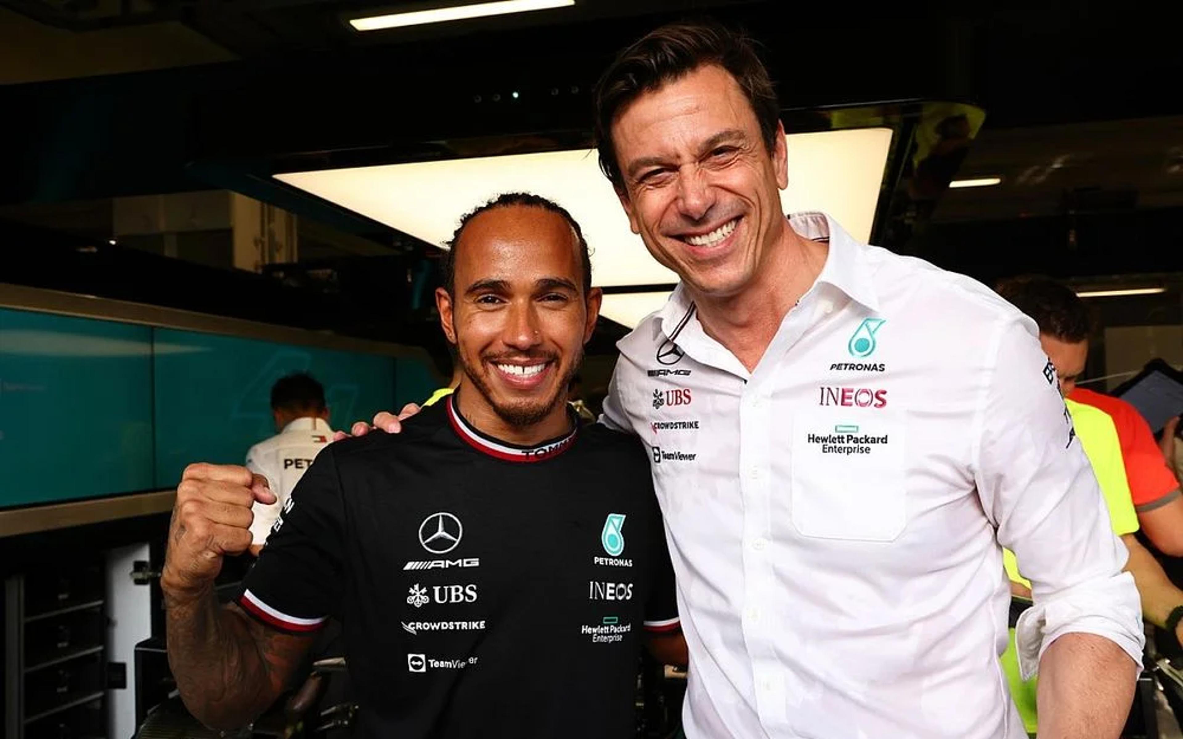 Toto Wolff lembra como Hamilton contou de ida à Ferrari e provoca: ‘Verá nossa asa traseira’