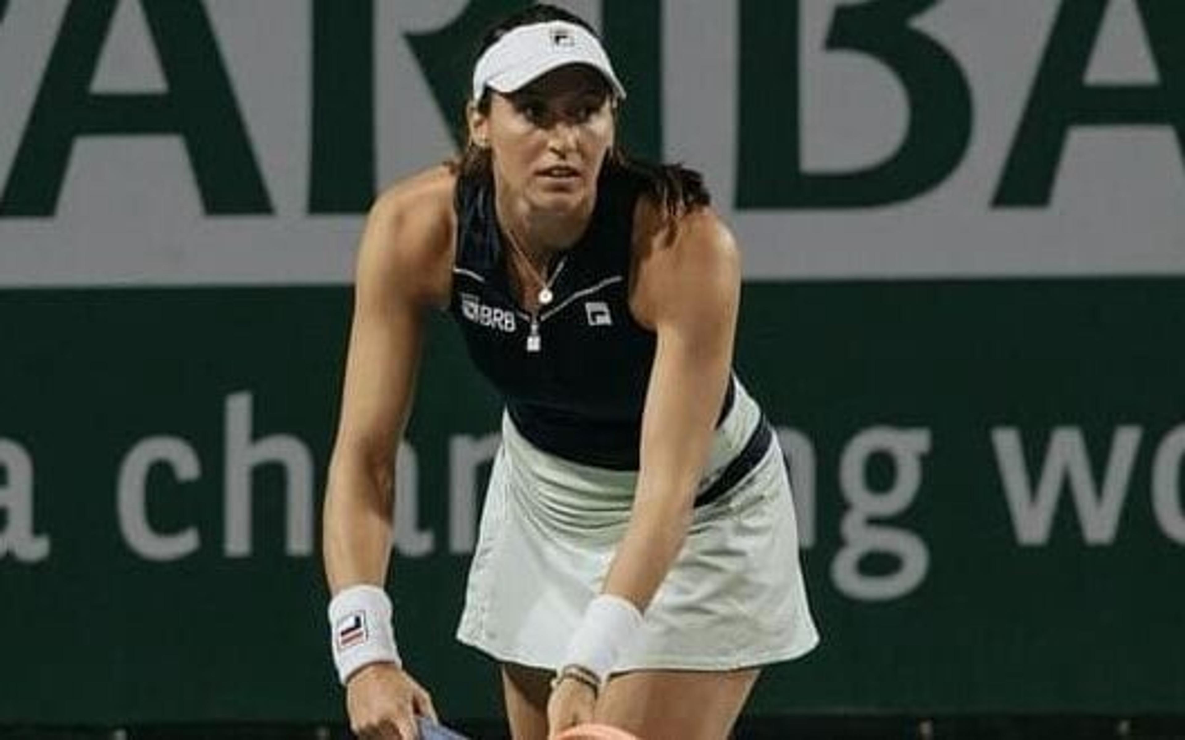 Luisa Stefani é superada por dupla favorita nas quartas em Indian Wells