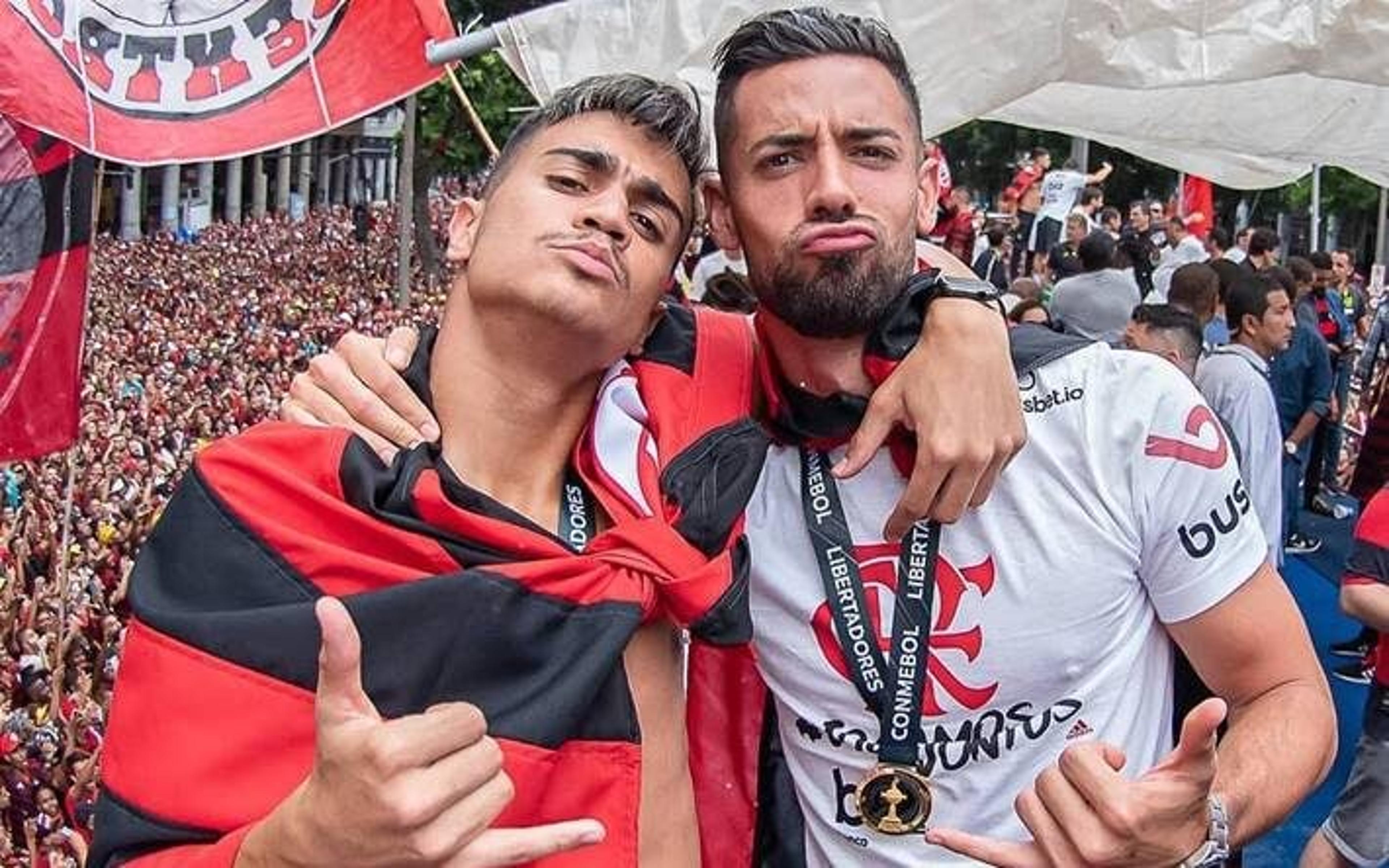 Ex-Flamengo sofre com oportunidades na Europa e fala sobre retorno: ‘Difícil não pensar em voltar’