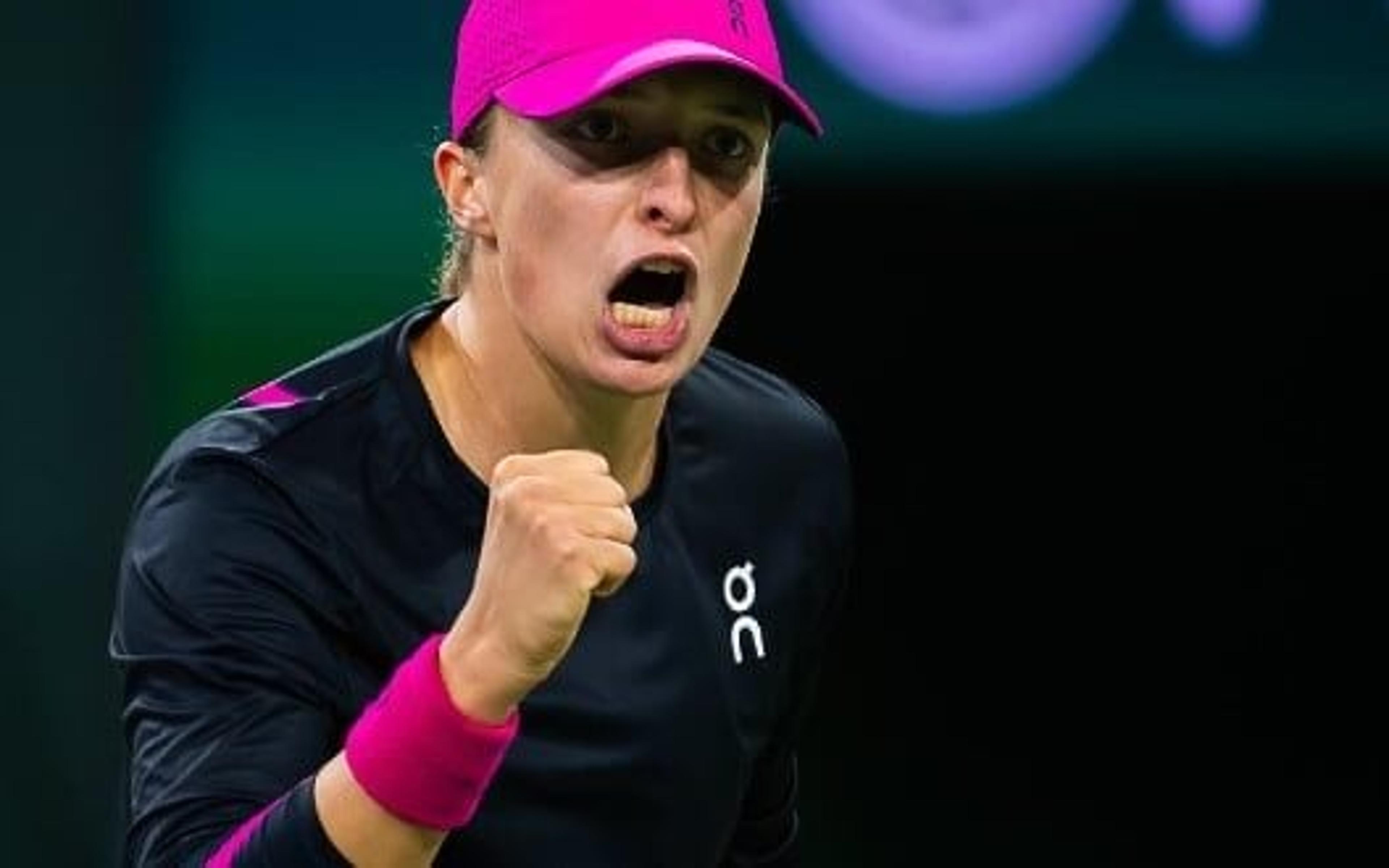 Swiatek brilha e desafia Sakkari na final de Indian Wells