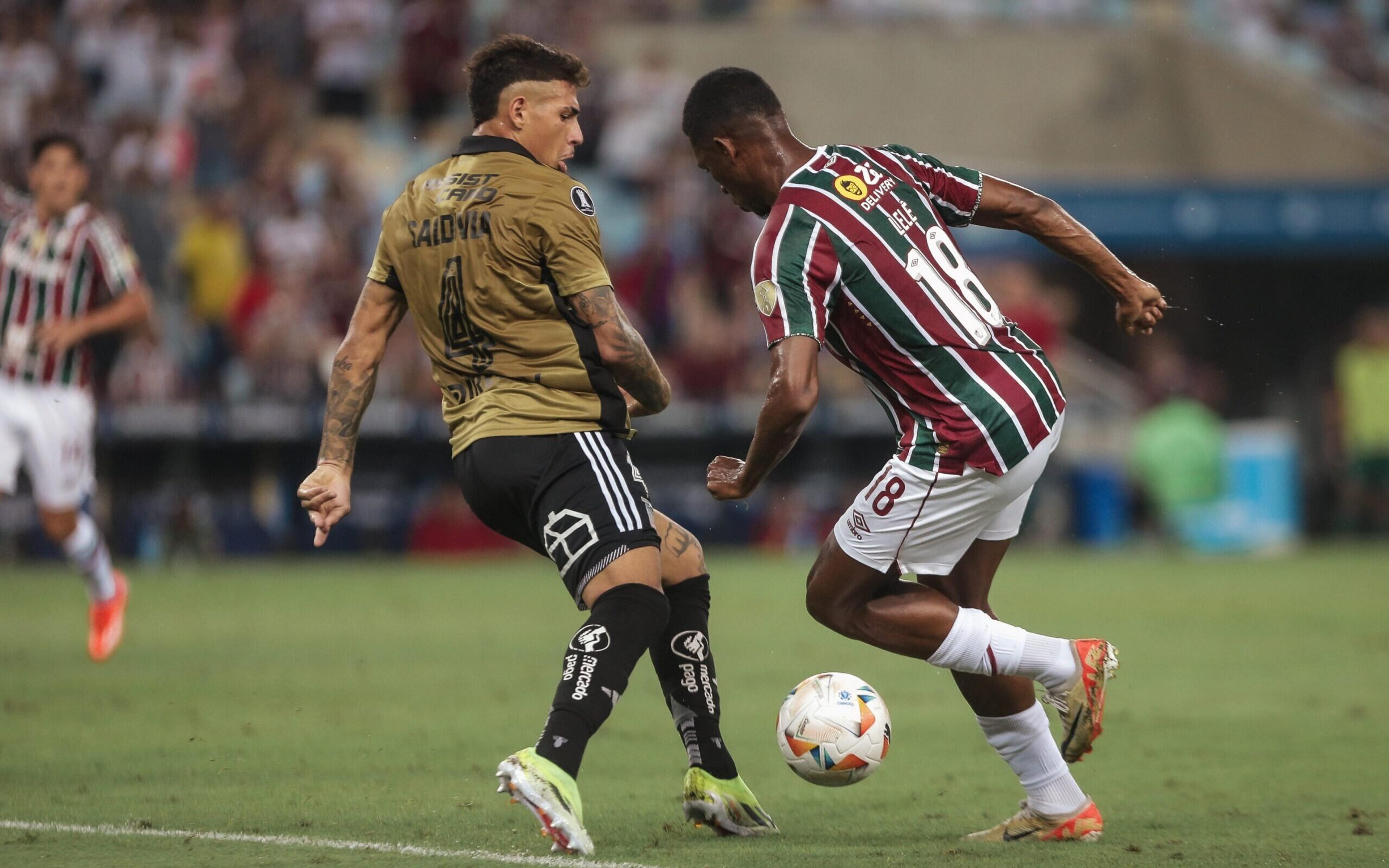 Lelê sofre entorse no joelho e será reavaliado pelo Fluminense