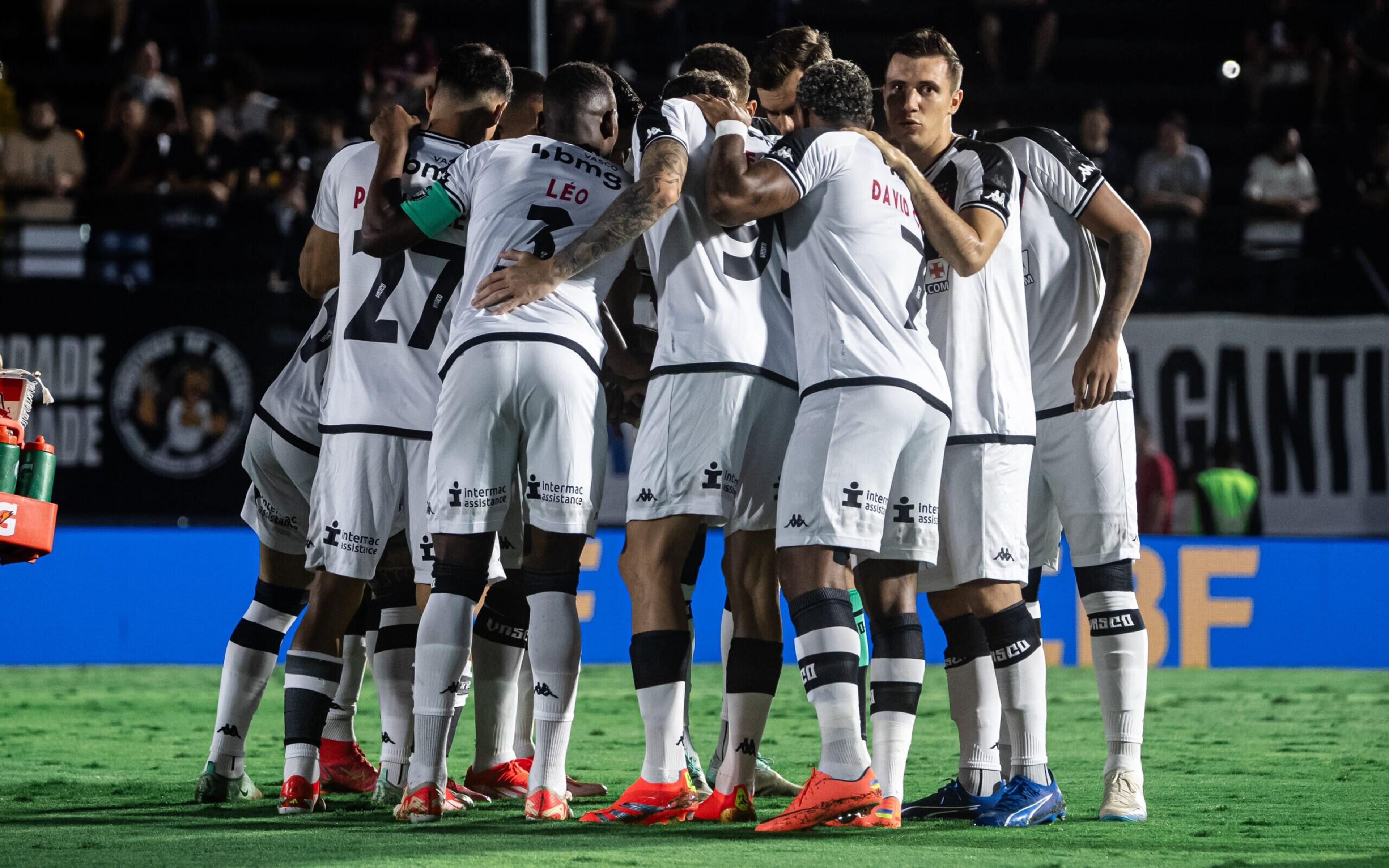 Torcedores do Vasco elegem o vilão na derrota para o Bragantino no Brasileirão