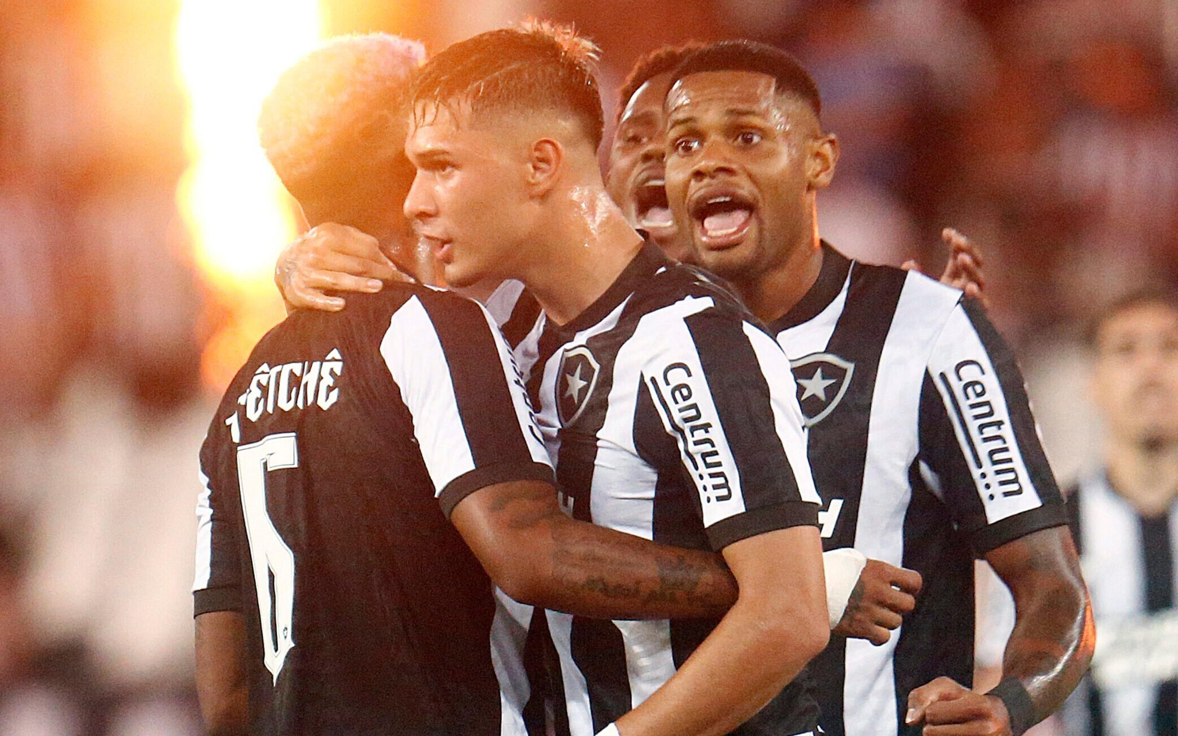 Botafogo vence primeira partida no comando de Artur Jorge com assistência de Luiz Henrique