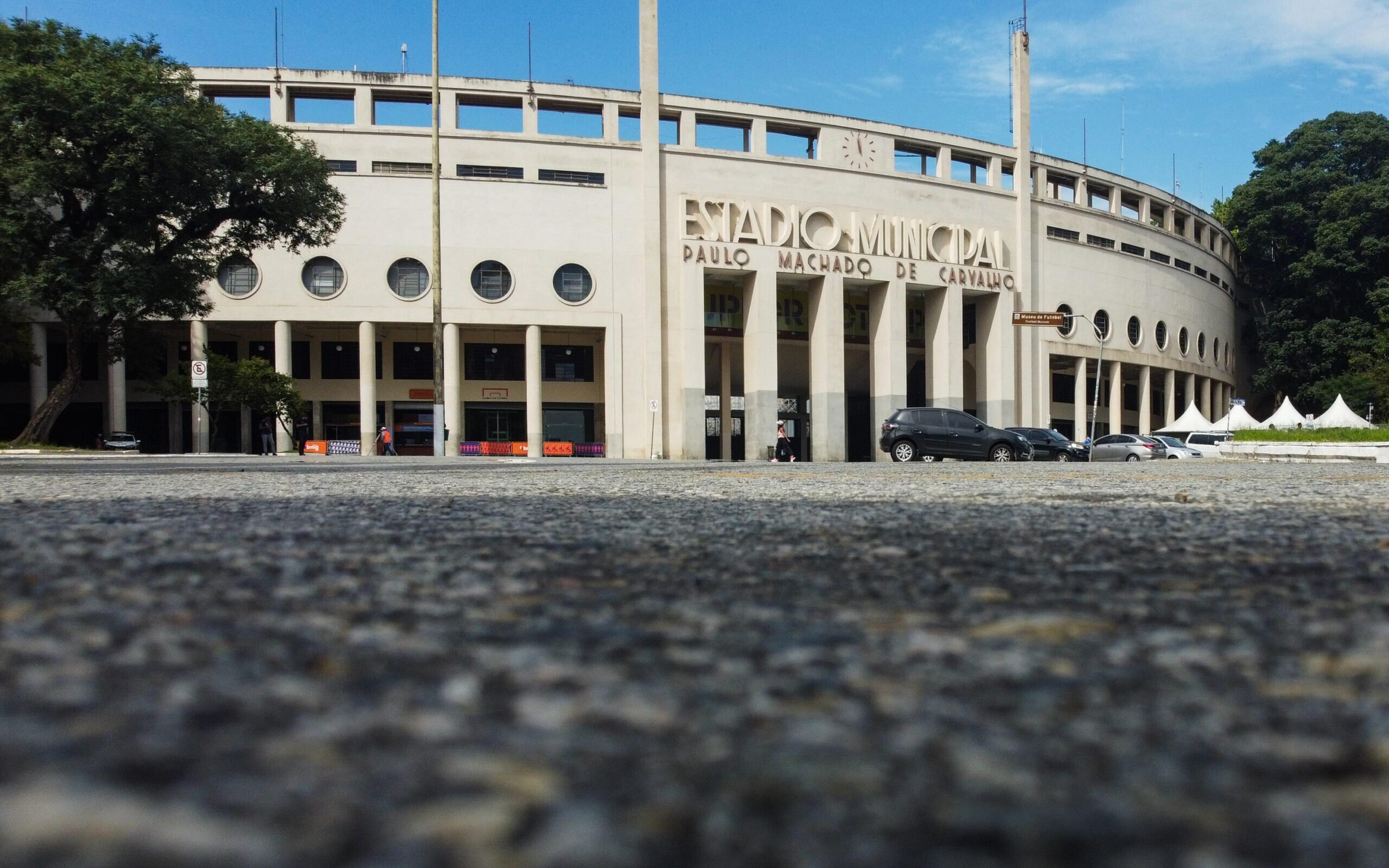 Qual estádio tem o maior acordo de naming rights no Brasil?