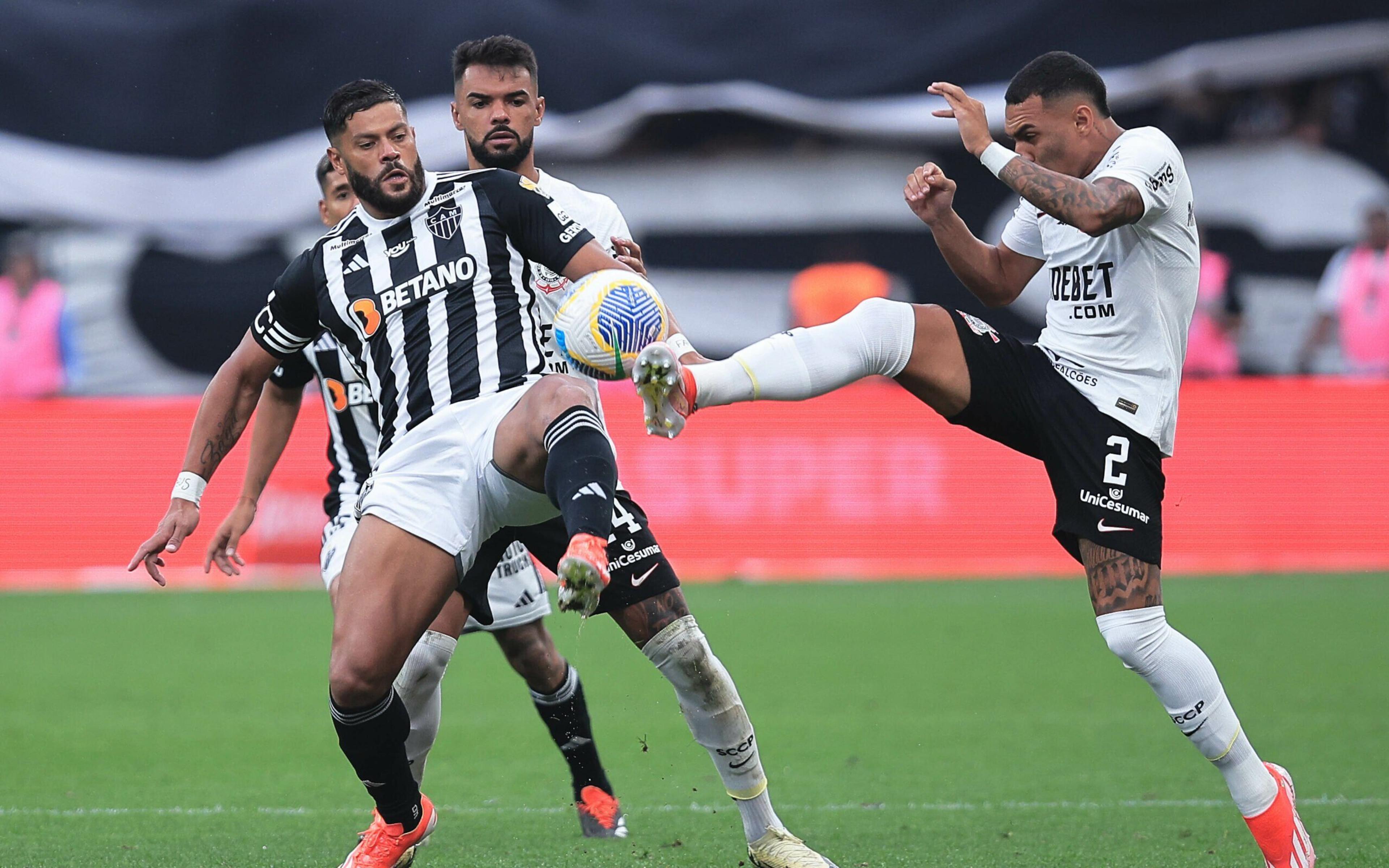 Com um jogador a mais, Corinthians fica no empate diante do Atlético-MG em estreia do Brasileirão