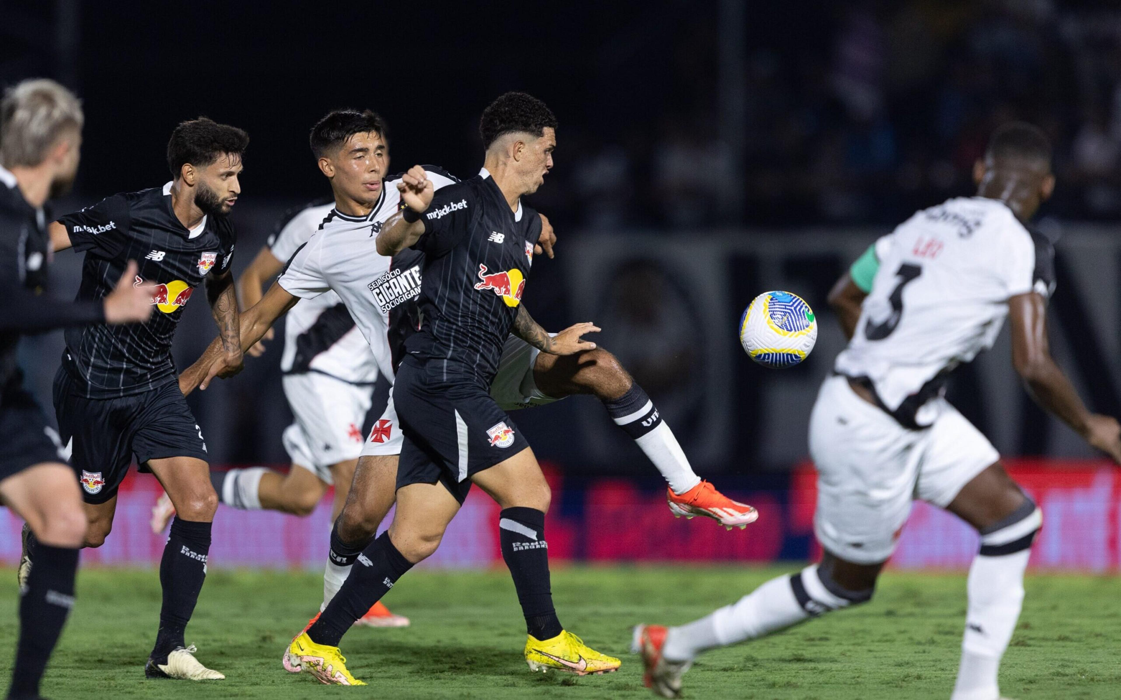 Lance Final: Léo Jardim falha, e Vasco perde para o Bragantino no Brasileirão