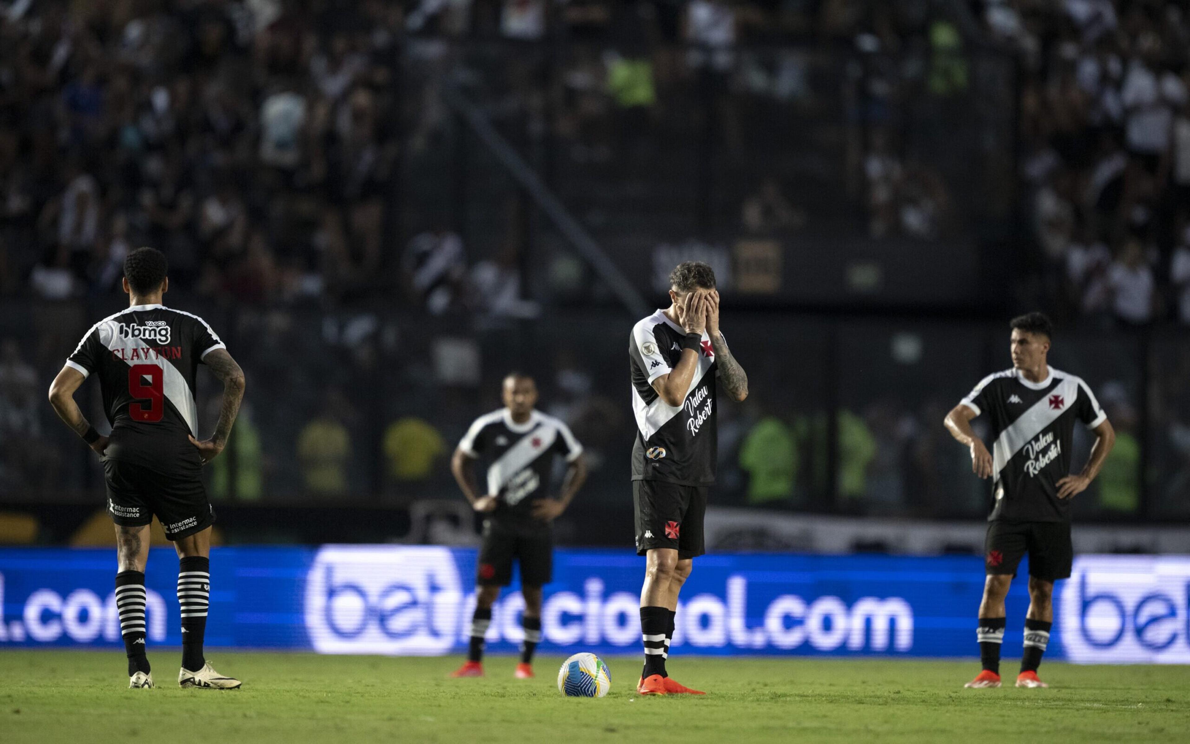 Lance! Final: Criciúma atropela o Vasco em São Januário no Brasileirão