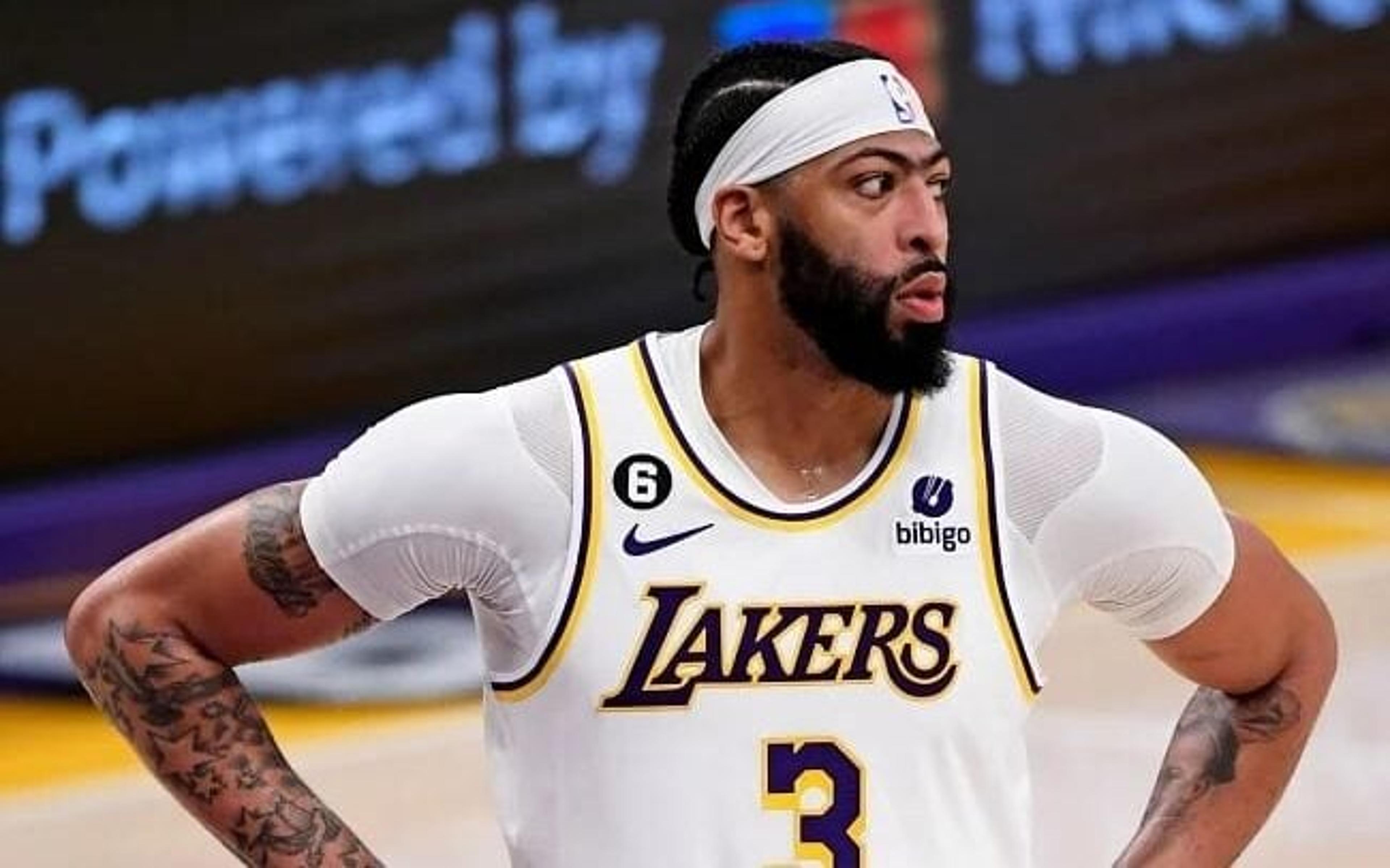 Anthony Davis volta a viver pesadelo na NBA e preocupa a torcida do Lakers