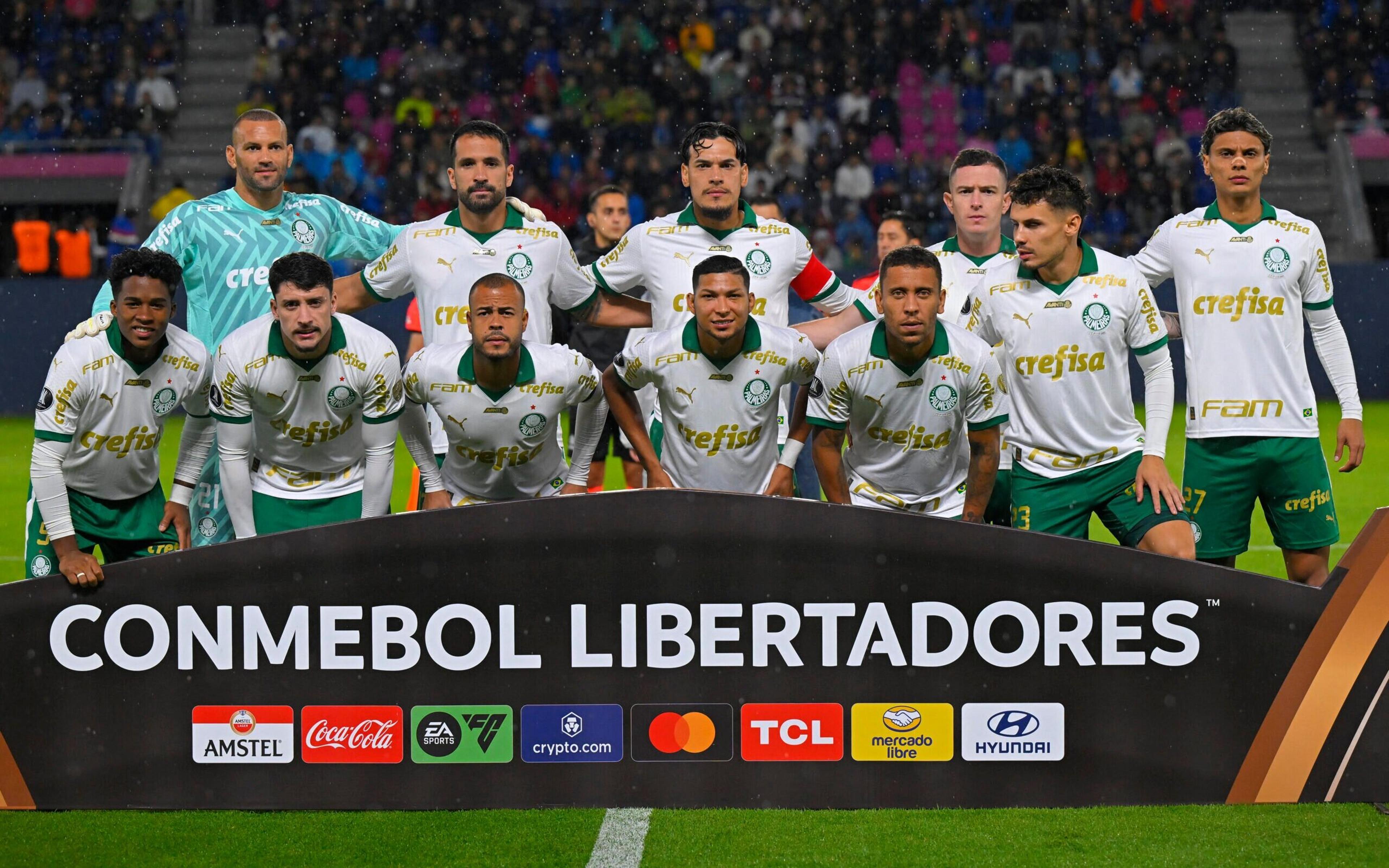 Torcedores do Palmeiras detonam opção de Abel por medalhão: ‘Precisa ir para o banco’