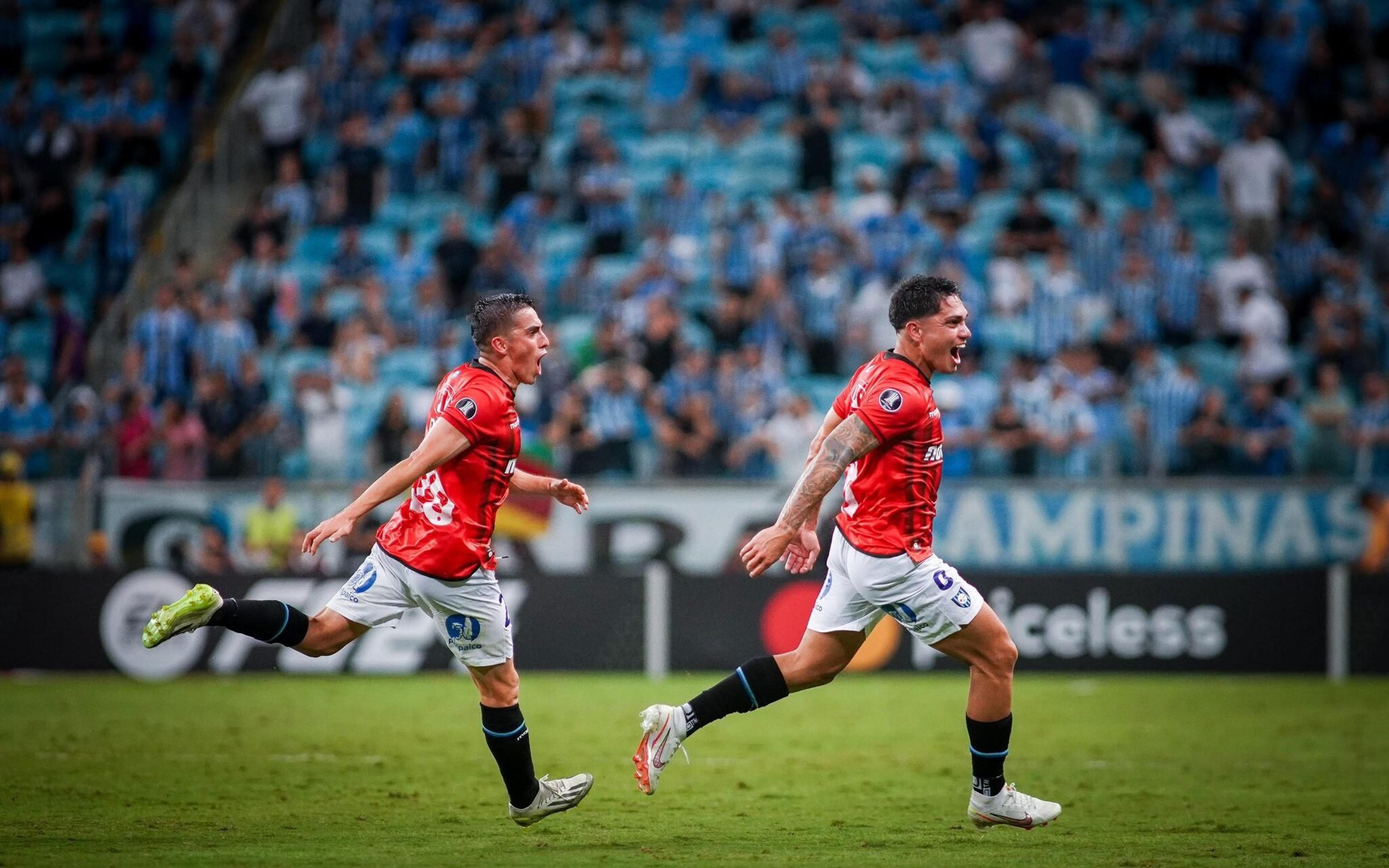 Em noite de golaços, Grêmio perde para o Huachipato na segunda rodada da Libertadores