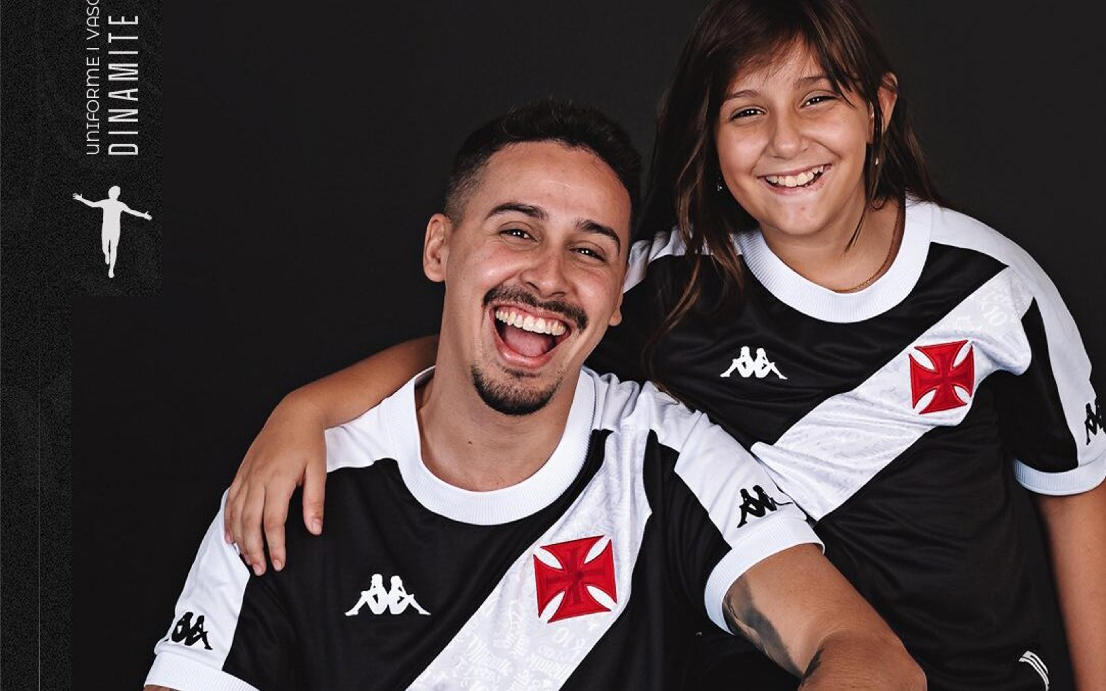 Vasco lança novo uniforme I em homenagem a Roberto Dinamite