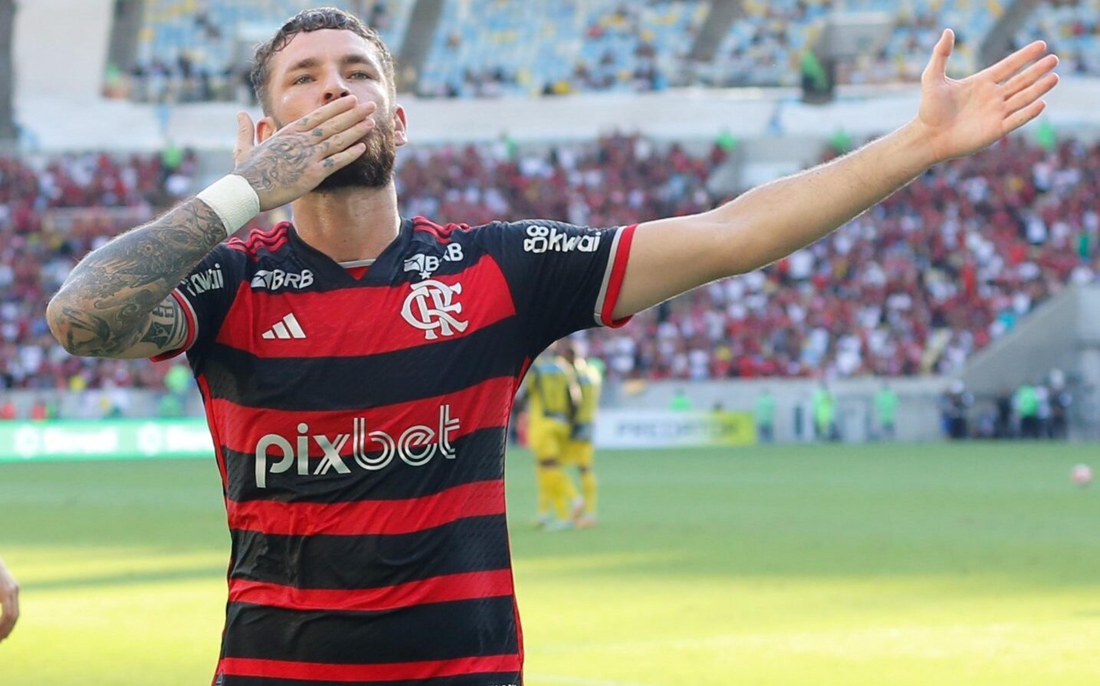 Efeito Karoline? Léo Pereira cita fatores extra campo em boa fase no Flamengo