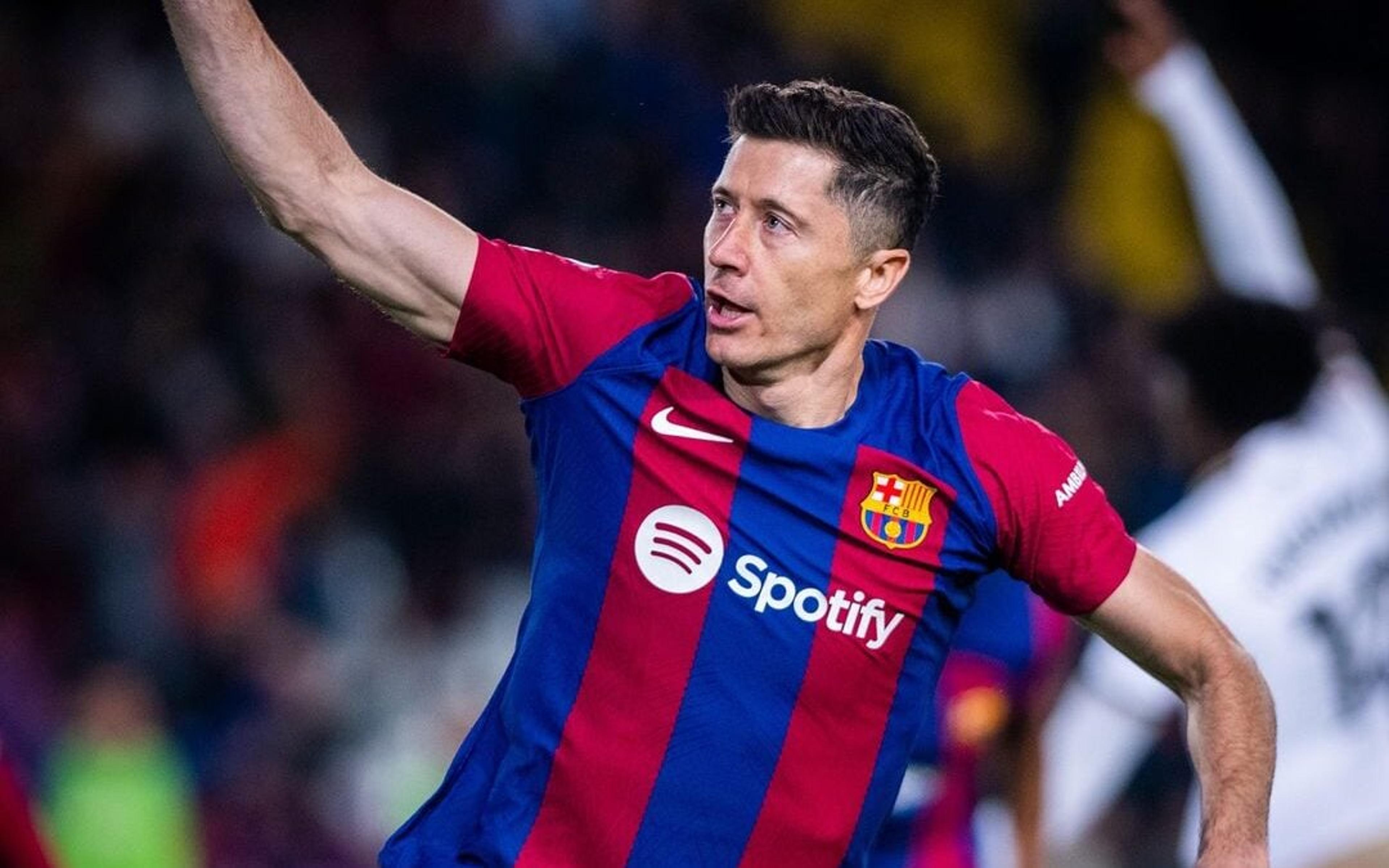 Lewandowski marca hat-trick pelo Barcelona e mira objetivo em reta final de temporada: ‘Mais fácil para mim’