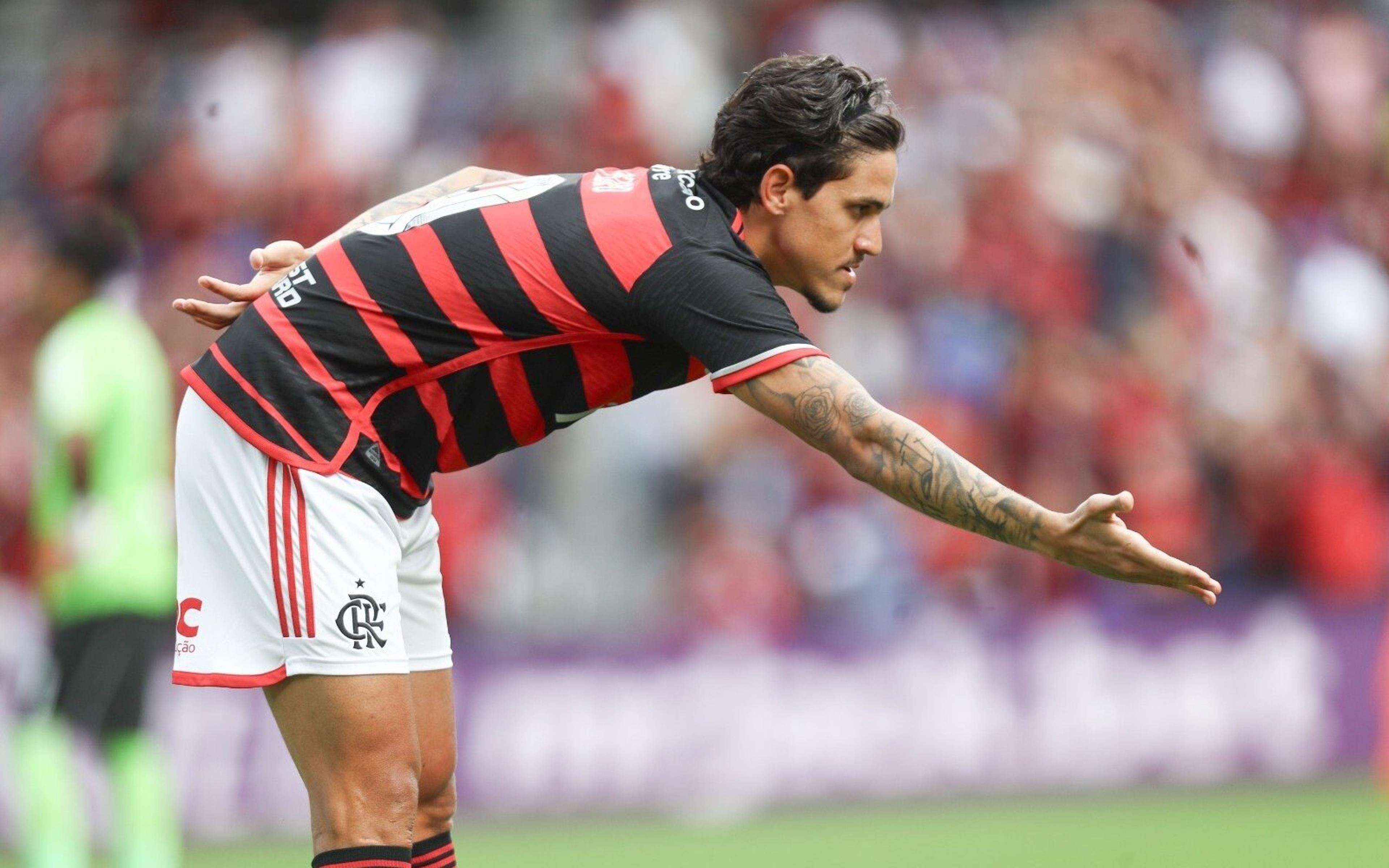 Jornalistas rasgam elogios a Pedro por gol em Flamengo x Palestino: ‘Absurdo’