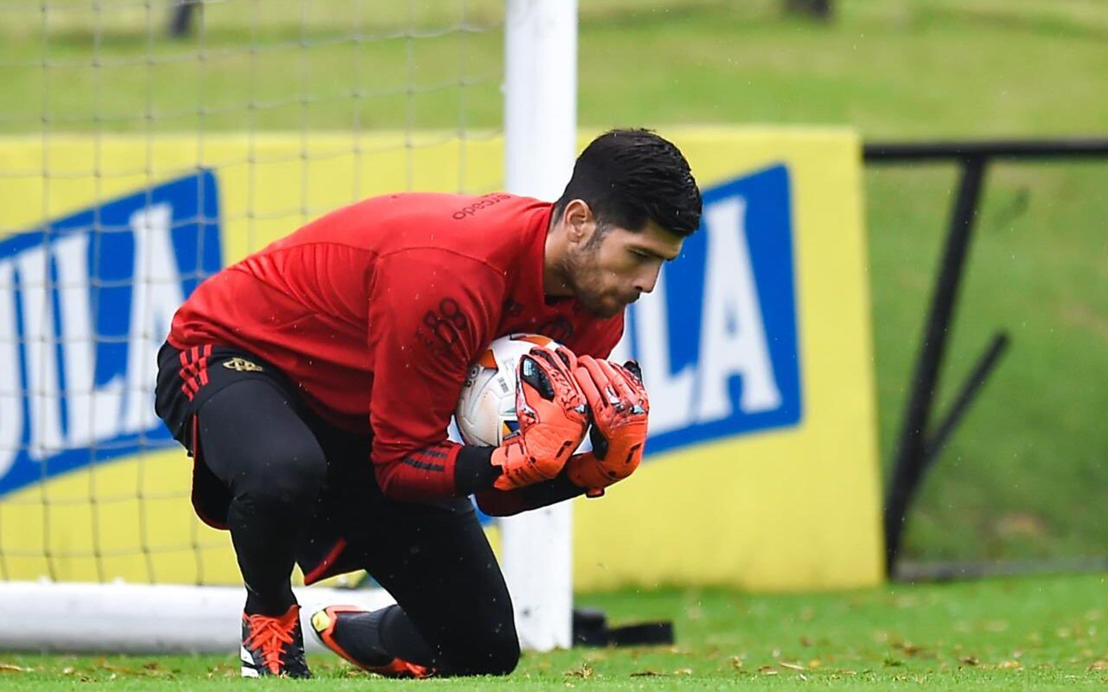 Rossi é vazado depois de 1135 minutos sem sofrer gols na estreia do Flamengo na Libertadores