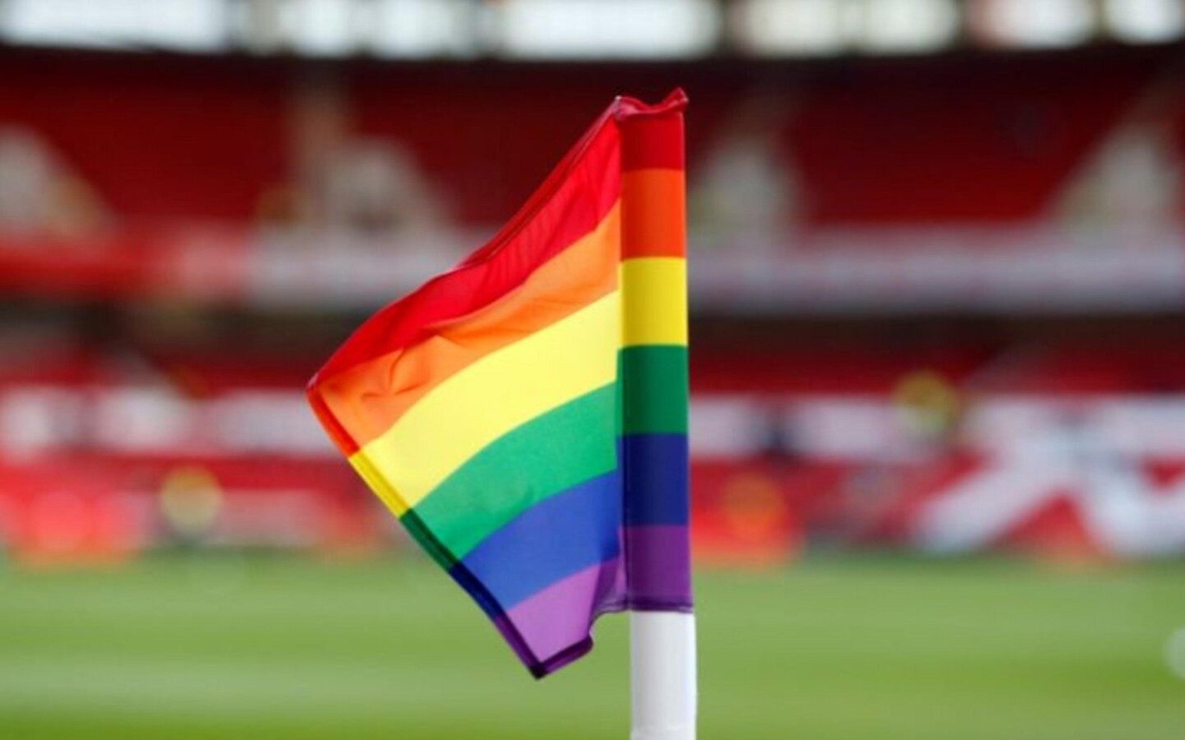 Jogadores de futebol planejam assumir homossexualidade em campanha online, diz portal