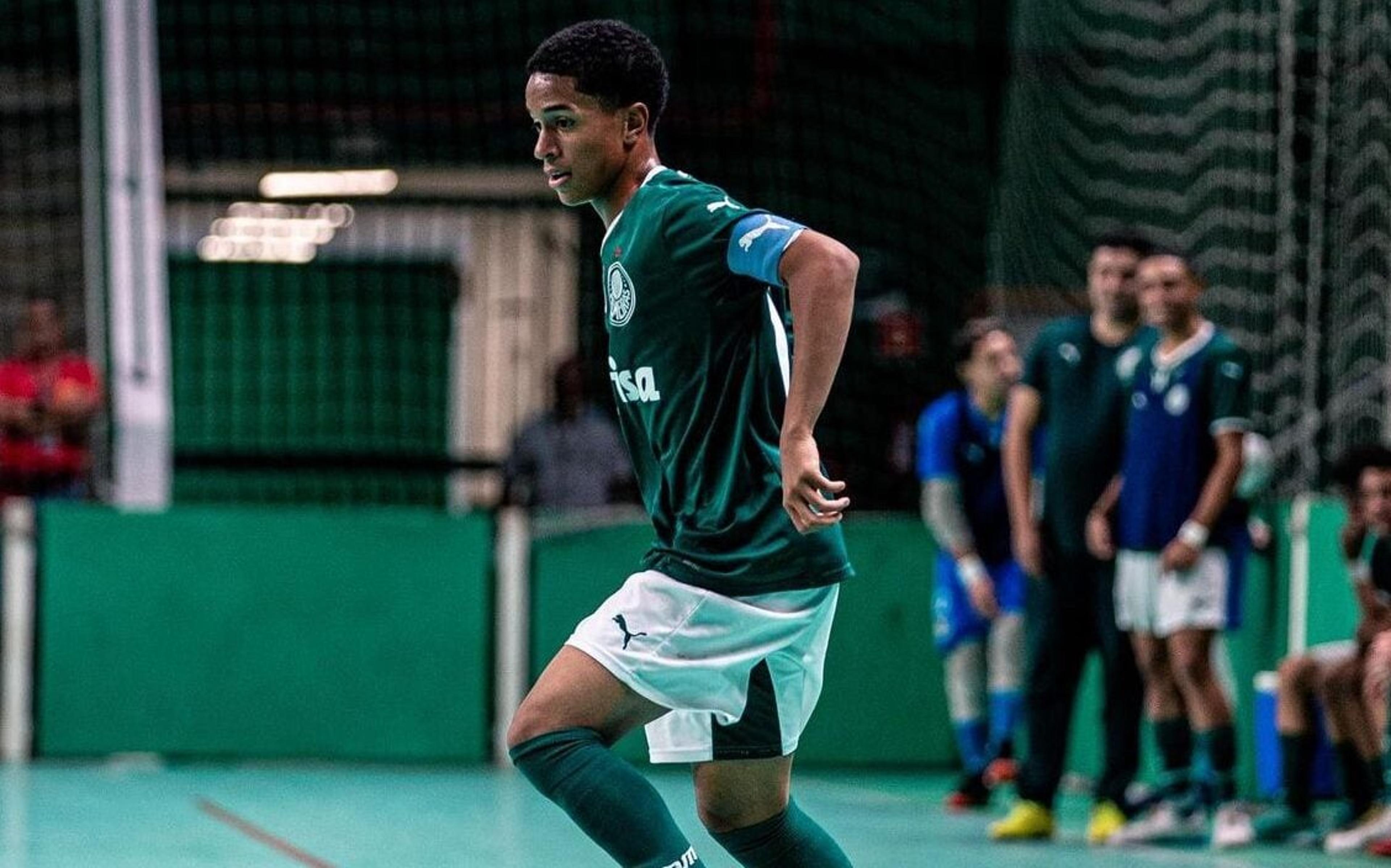 Diretor da base confirma que joia do futsal do Palmeiras vai ganhar chance no campo