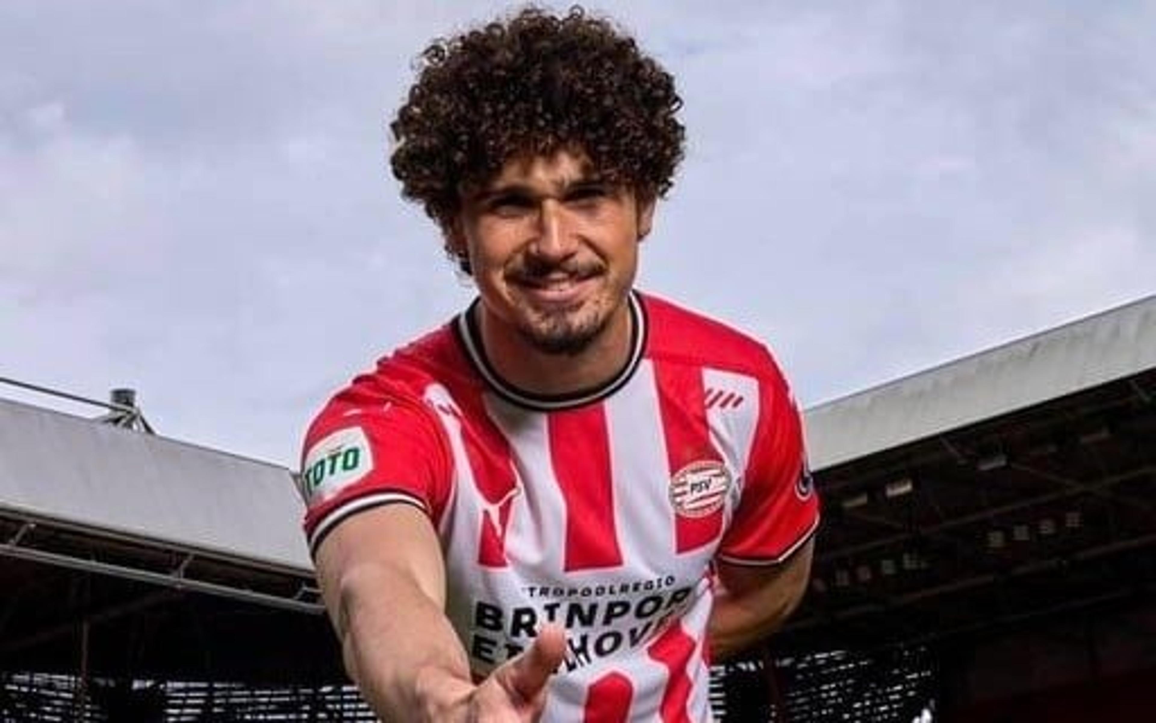 Brasileiro, ex-companheiro de Haaland, se destaca em goleada crucial para o PSV e busca recordes históricos