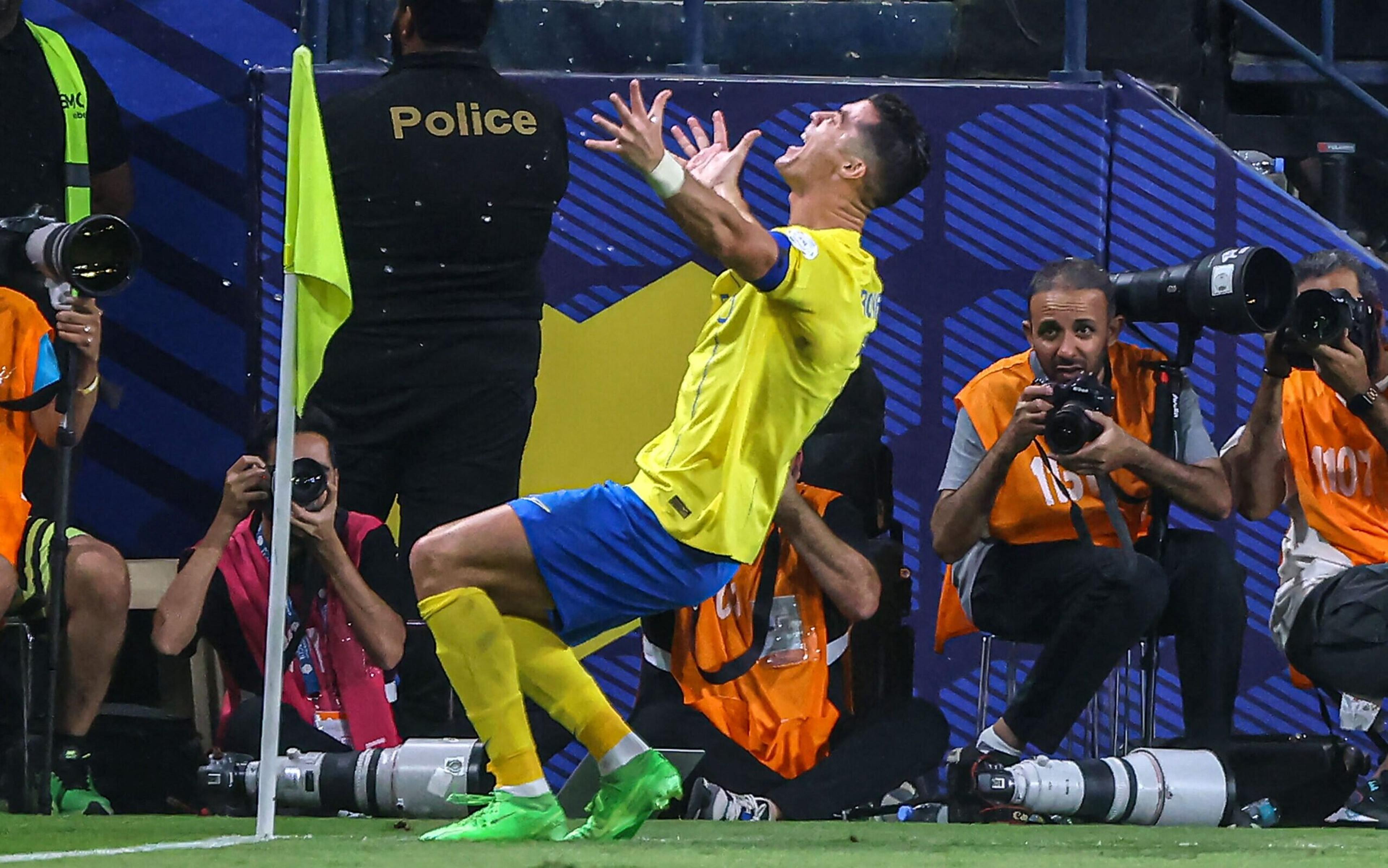 Cristiano Ronaldo marca dois em vitória do Al-Nassr e quebra recorde histórico no futebol