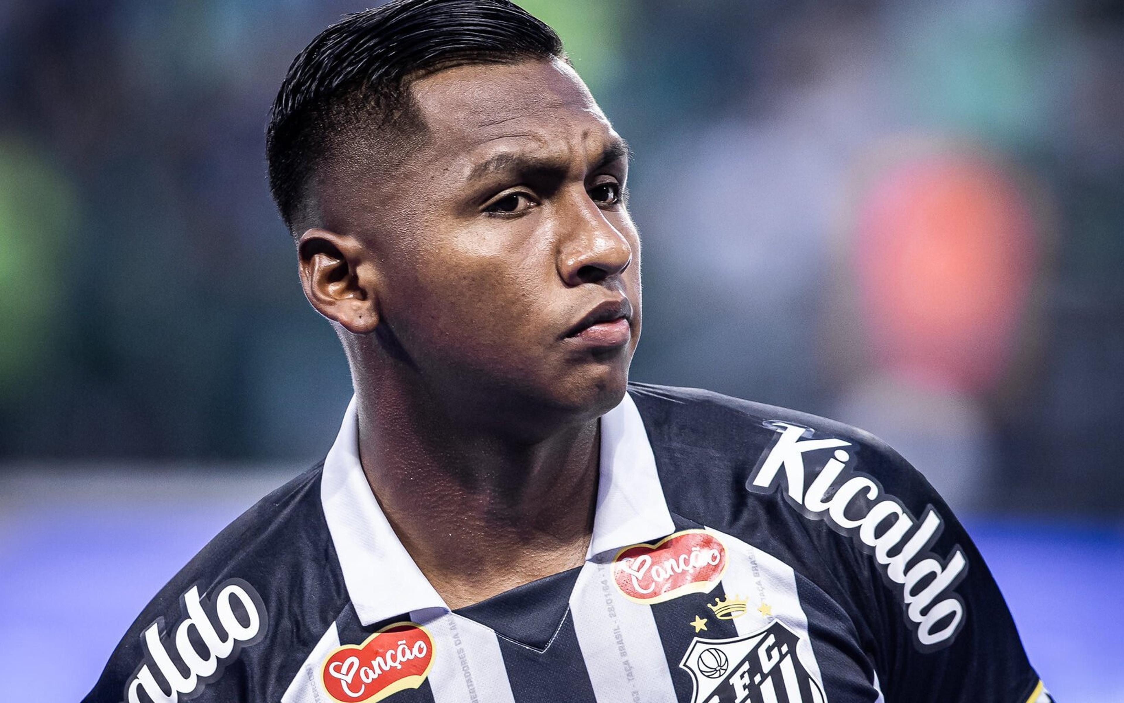 Lesão de atacante pode garantir ‘renascimento’ de Morelos no Santos