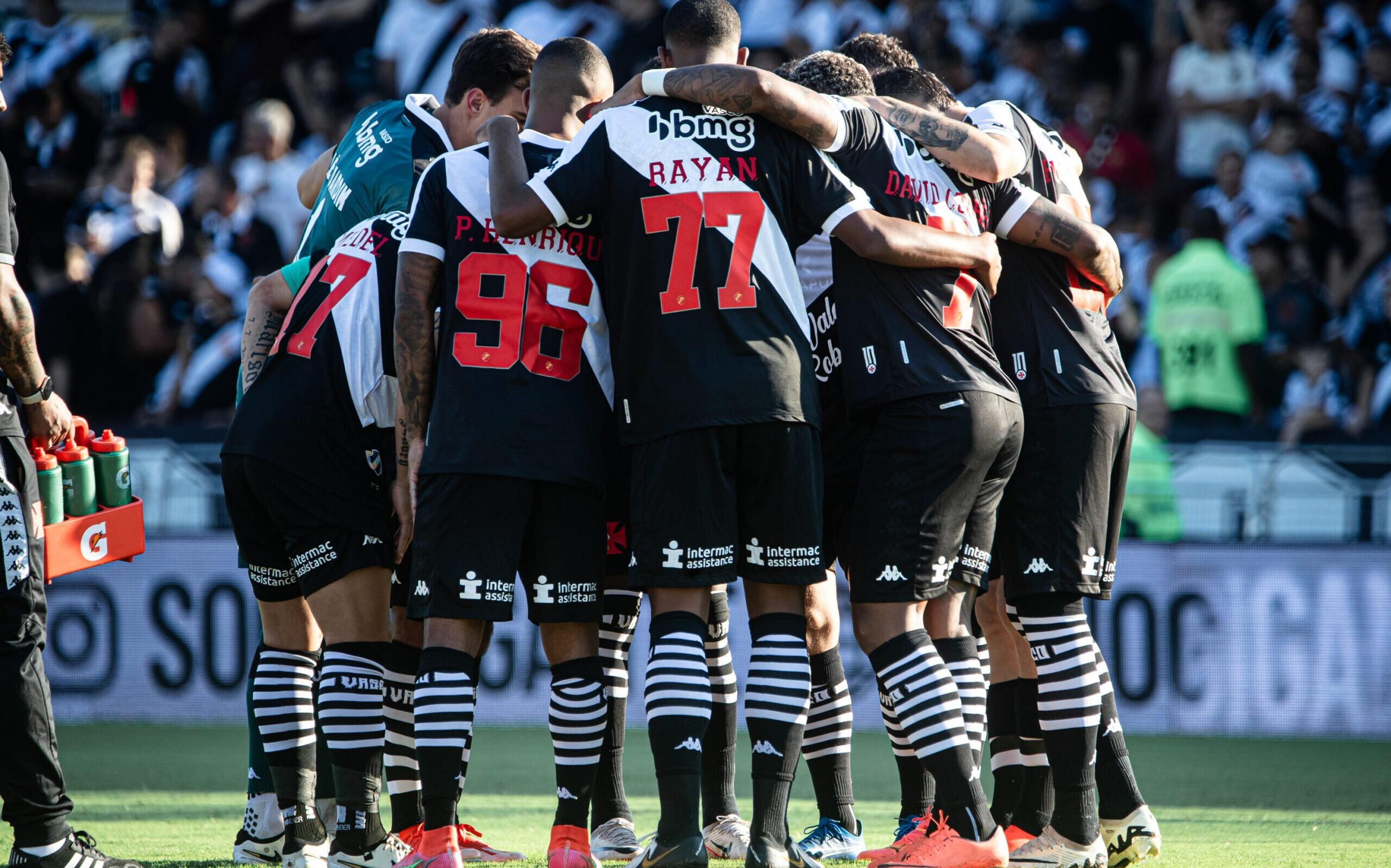 Vasco x Vitória: onde assistir ao vivo, horário e prováveis escalações do jogo pelo Brasileirão