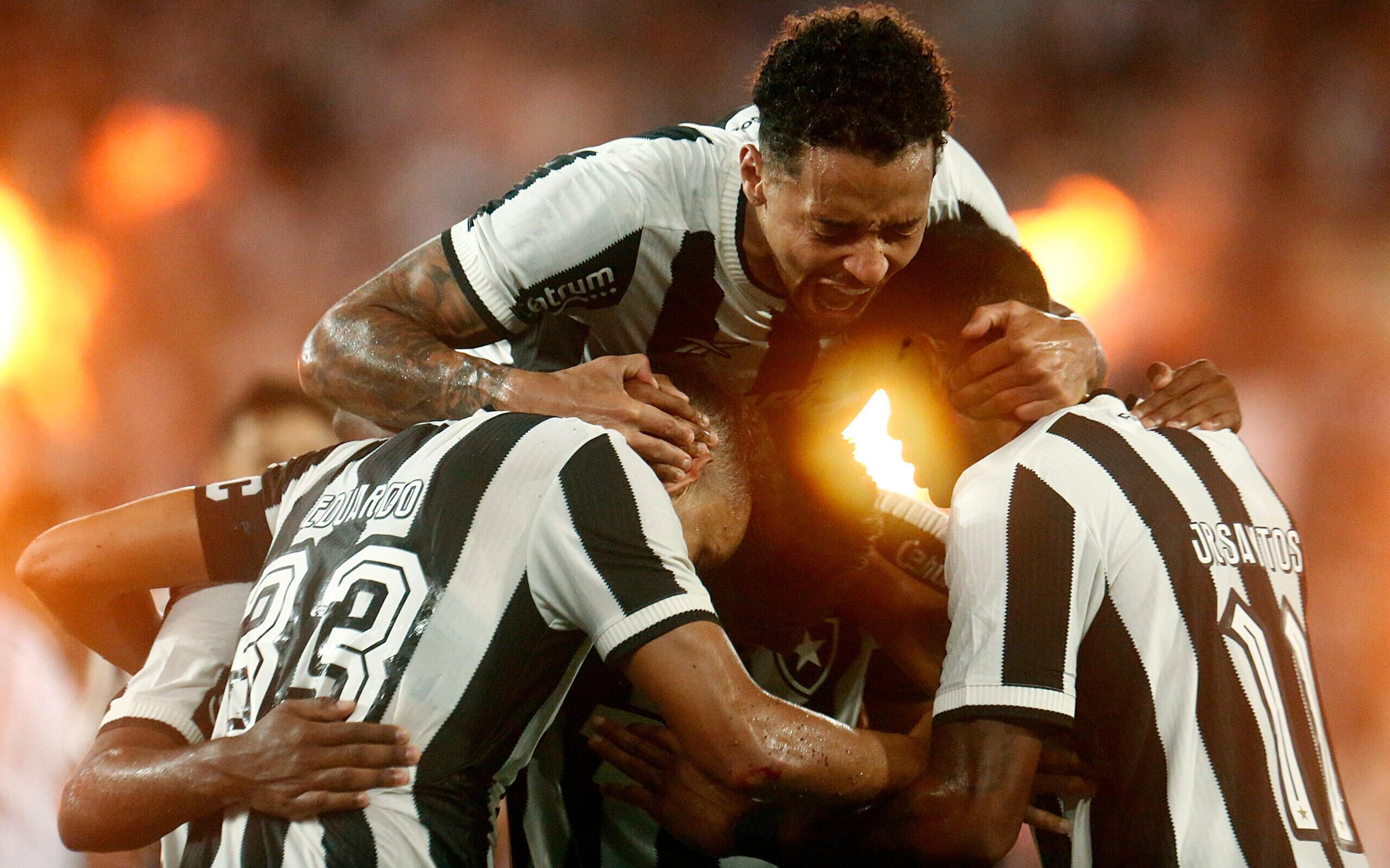 Botafogo vence o Vitória com time misto e larga na frente na terceira fase da Copa do Brasil