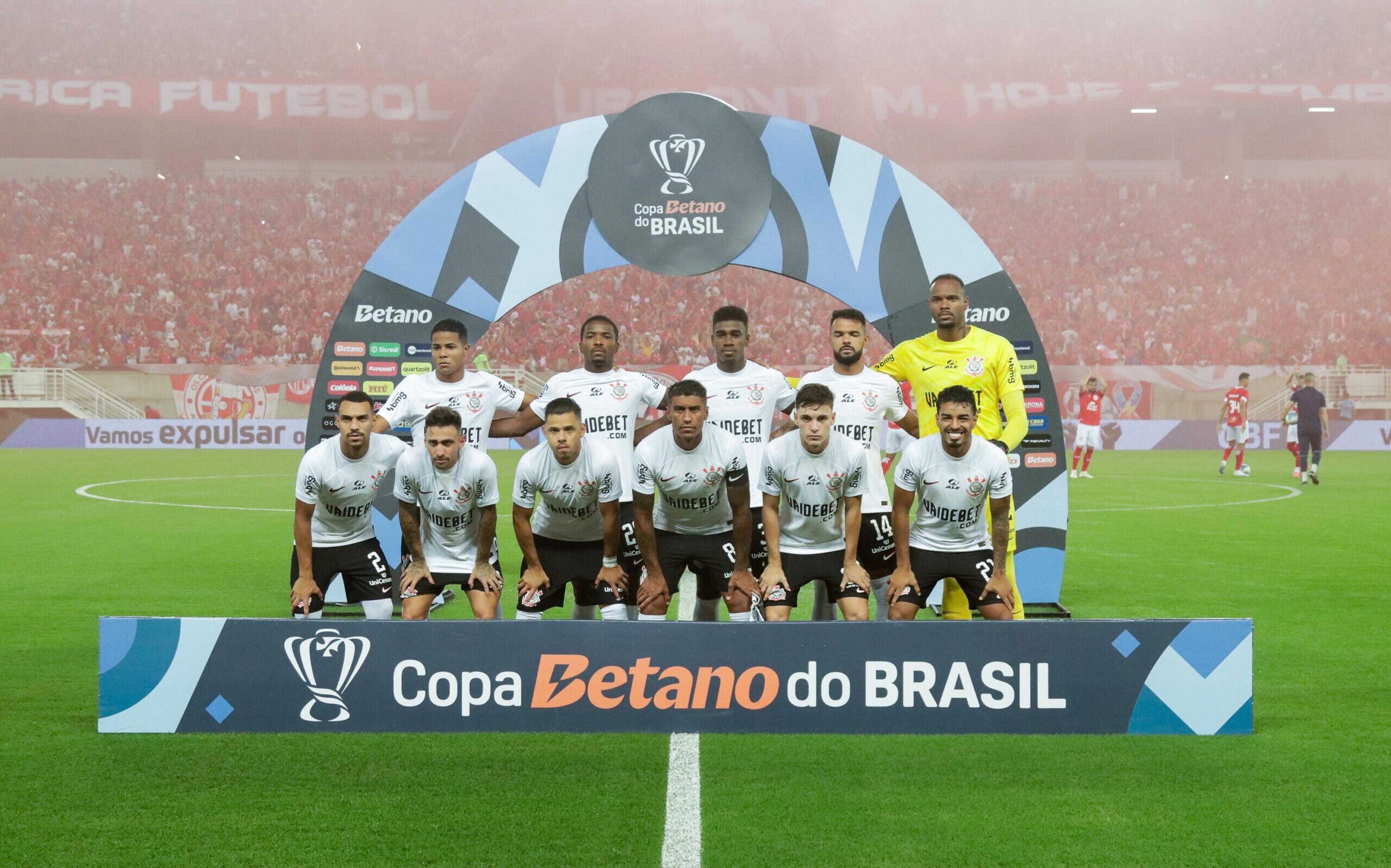 Torcedores elegem herói da vitória do Corinthians: ‘Melhor do Brasil’