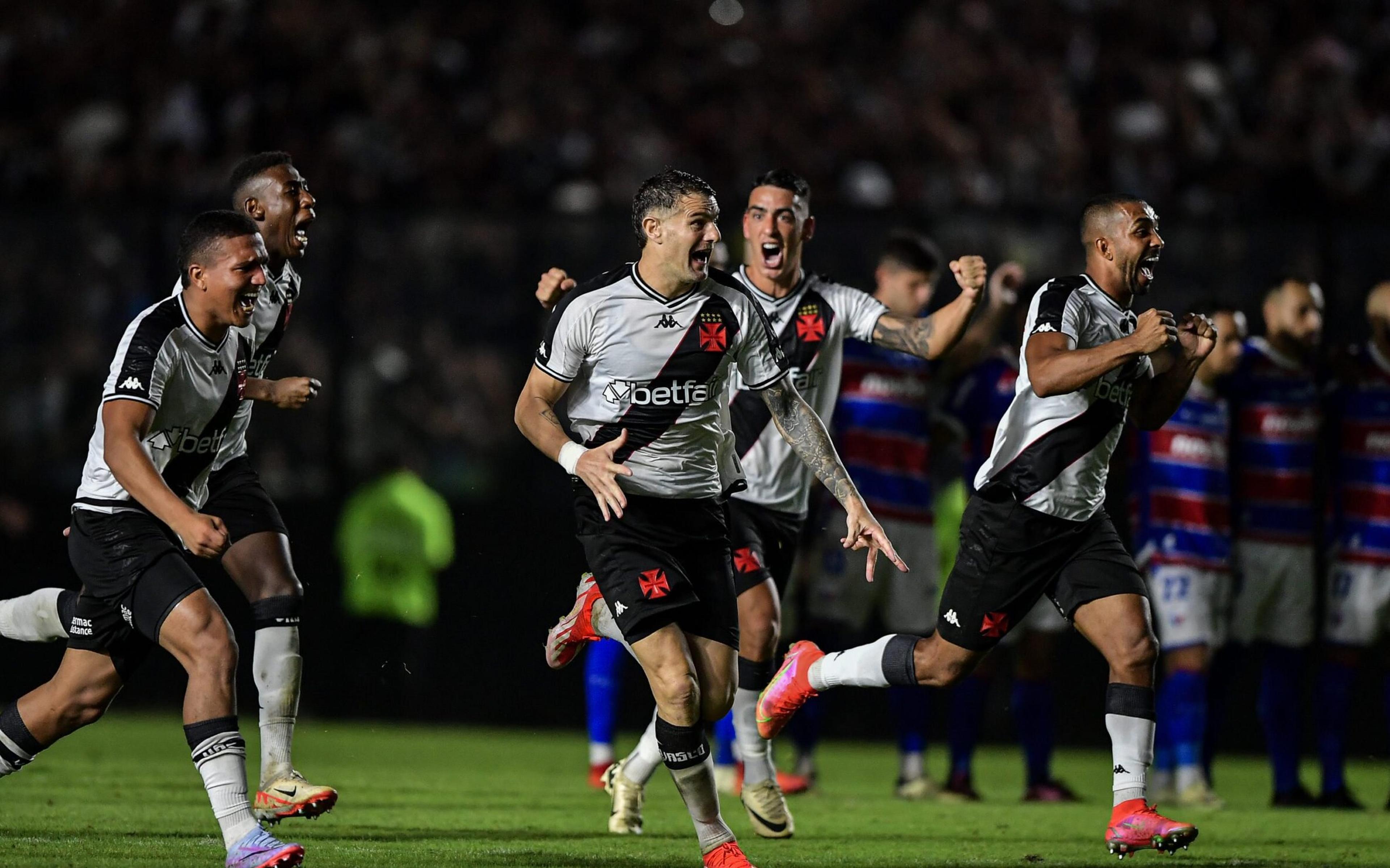 Narrador prevê narração memorável em futuro título do Vasco: ‘A chance de entrar pra história é muito grande’