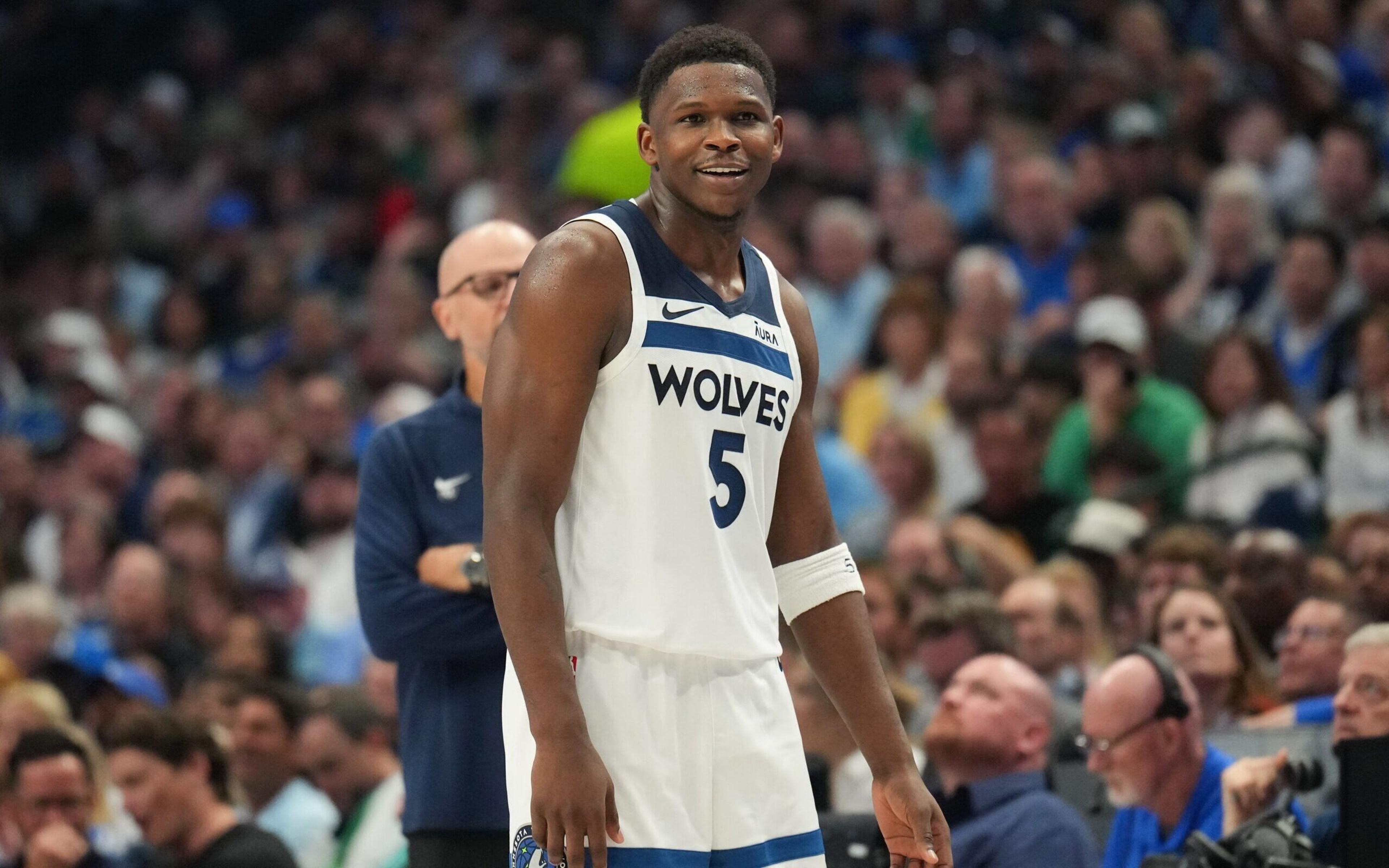 Com show de Anthony Edwards, Wolves vence Mavericks e segue vivo na NBA