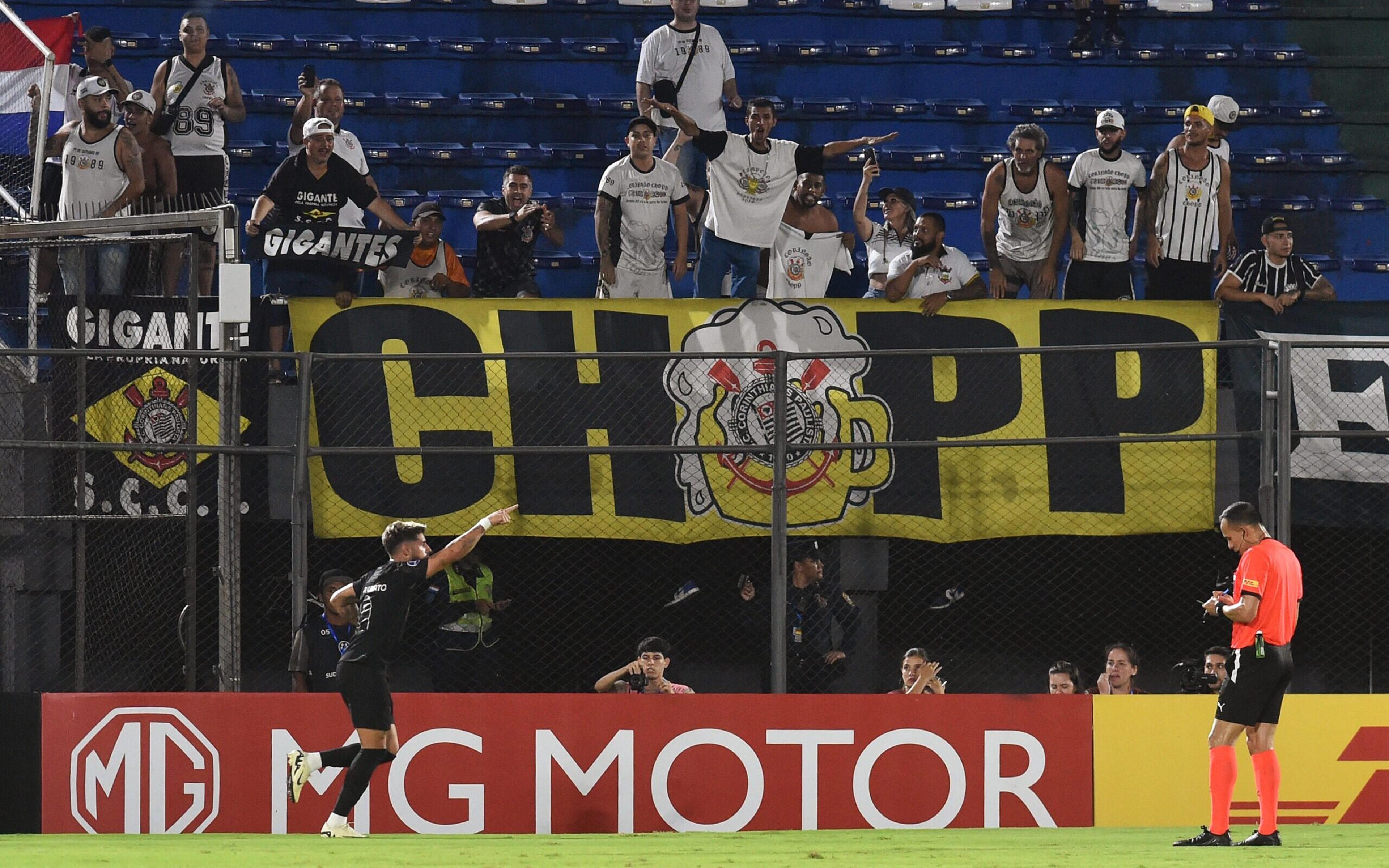 Yuri Alberto esclarece comemoração e revela insistência de António Oliveira no Corinthians