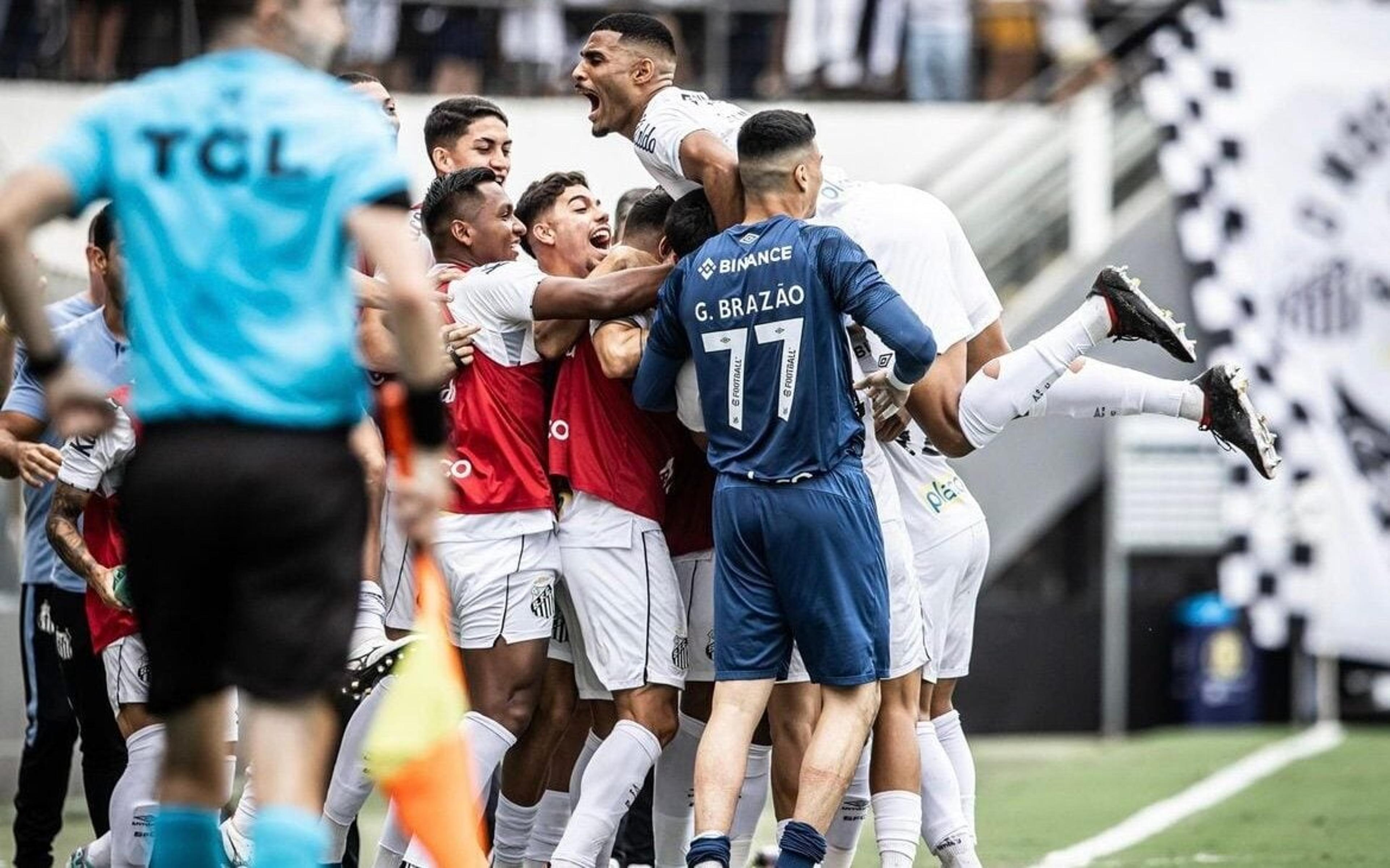 Lance! Final: Com três gols no primeiro tempo, Santos goleia o Brusque por 4 a 0 e se isola na liderança da Série B