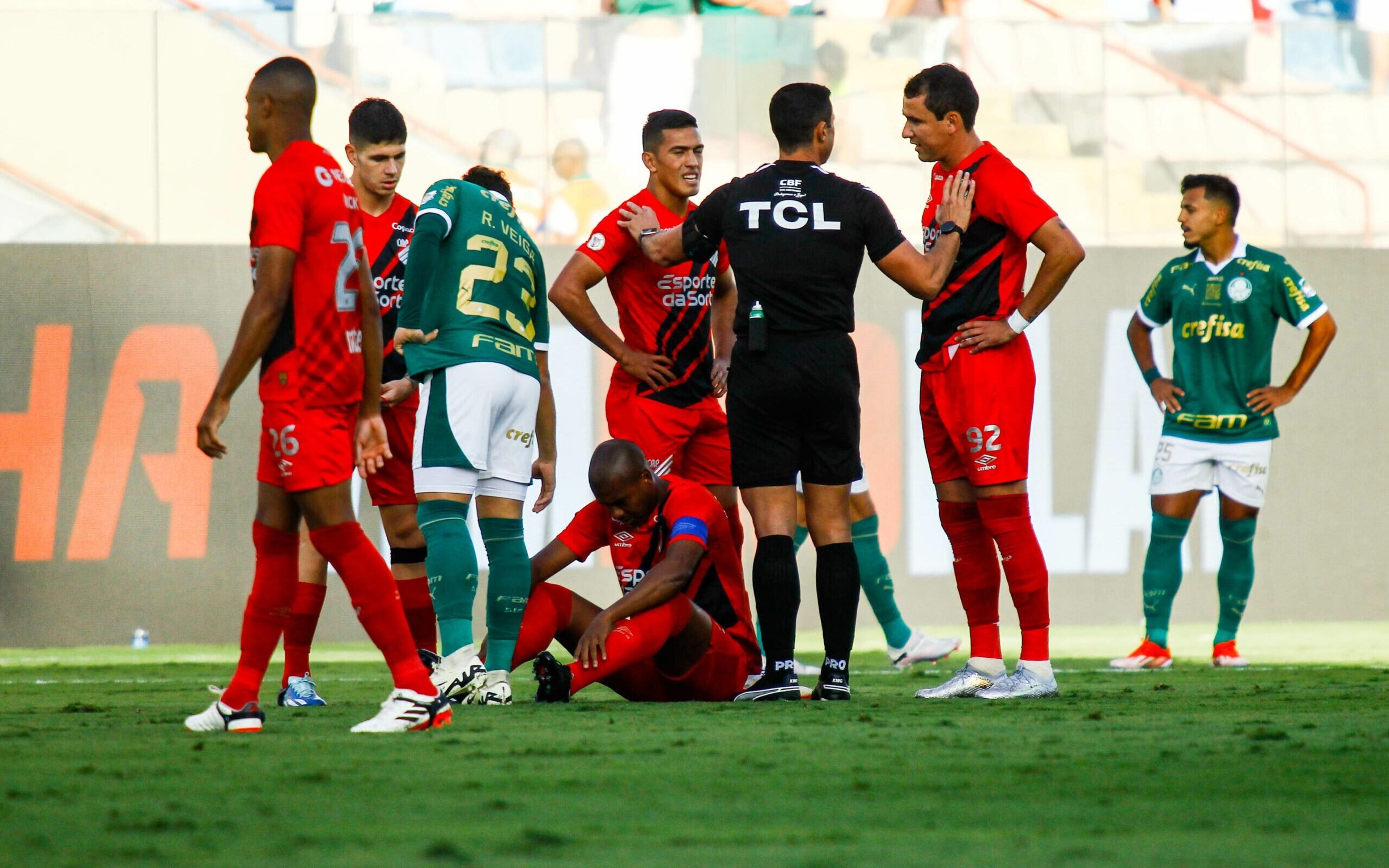 Torcedores do Palmeiras detonam titular: ‘Empresta para o Amazonas’